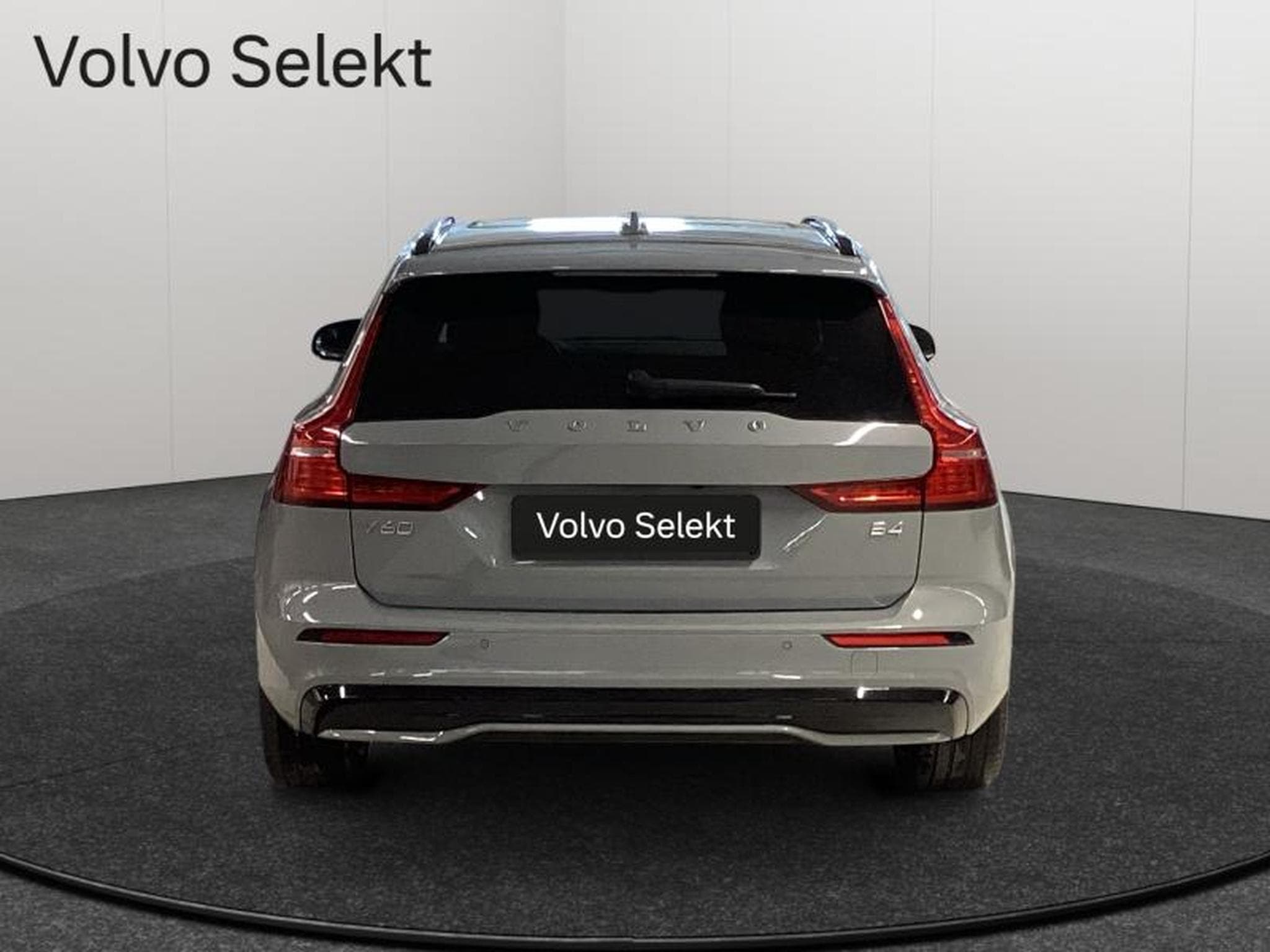 Volvo V60 B4 Plus Dark / Essence (2025) - Photo 6