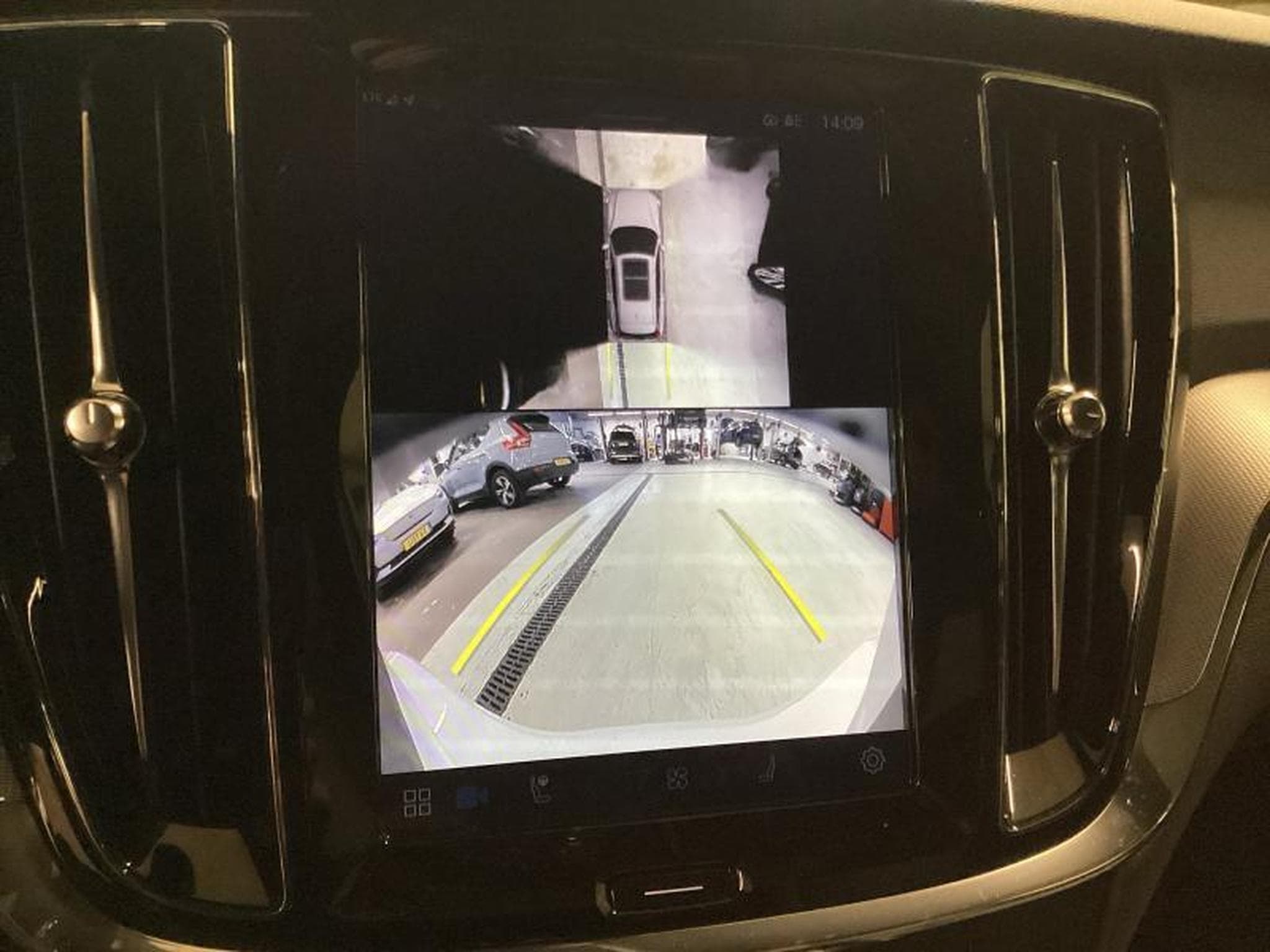 Volvo V60 B4 Plus Dark / Essence (2025) - Photo 17