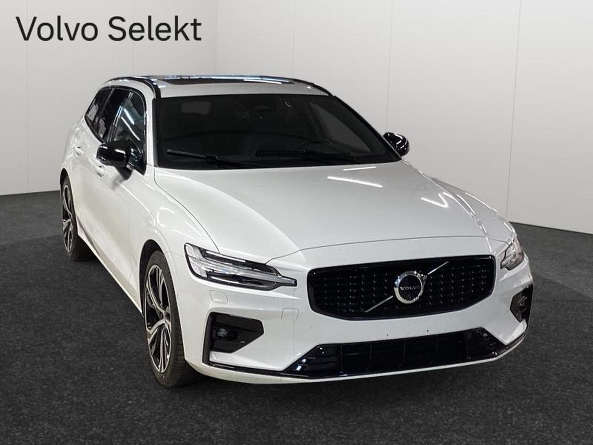 Volvo V60 B4 Plus Dark / Essence (2025) - Photo 8