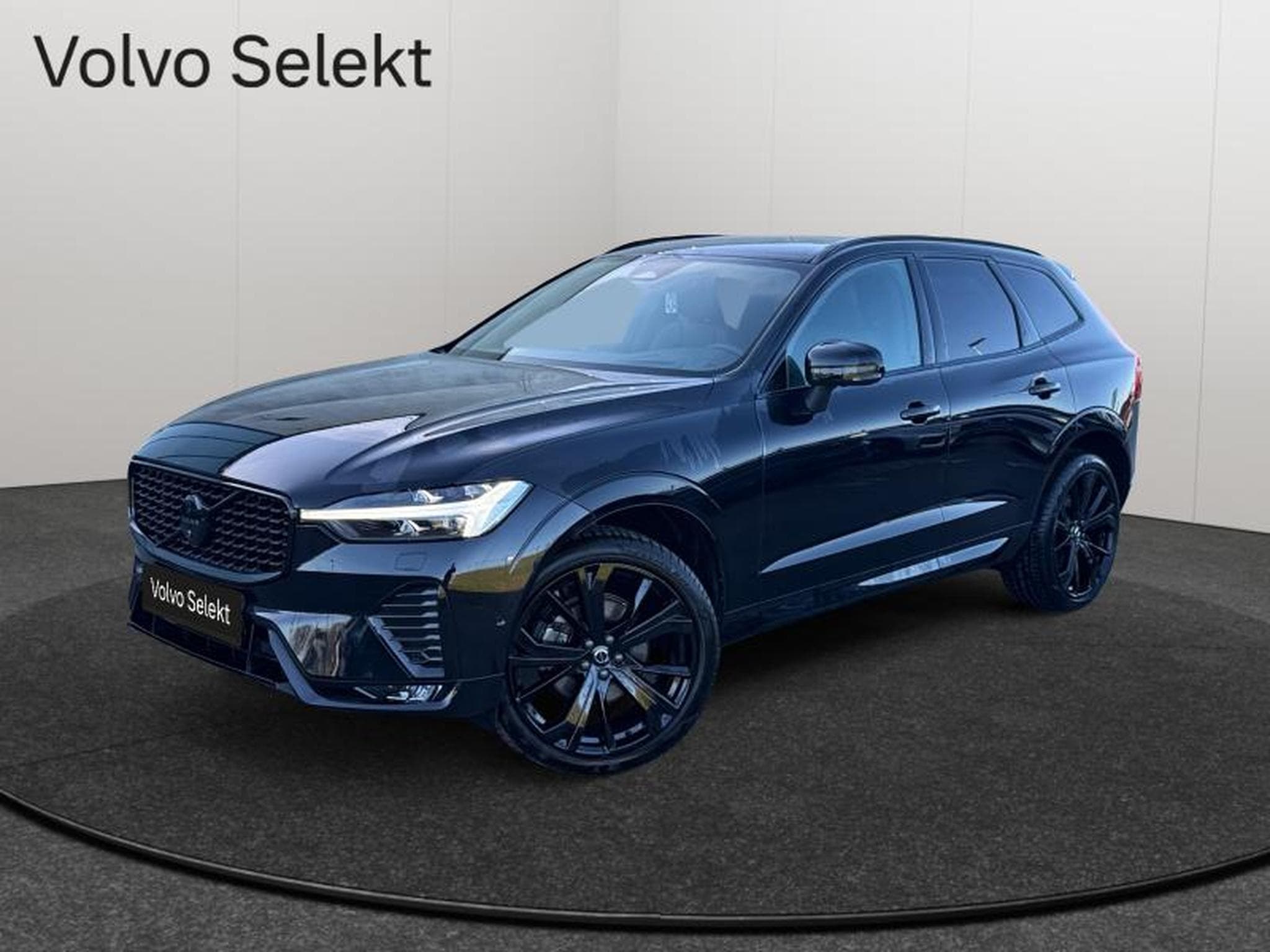 Volvo XC60 B5 Ultra Black Edition / Essence (2025) - Photo 1