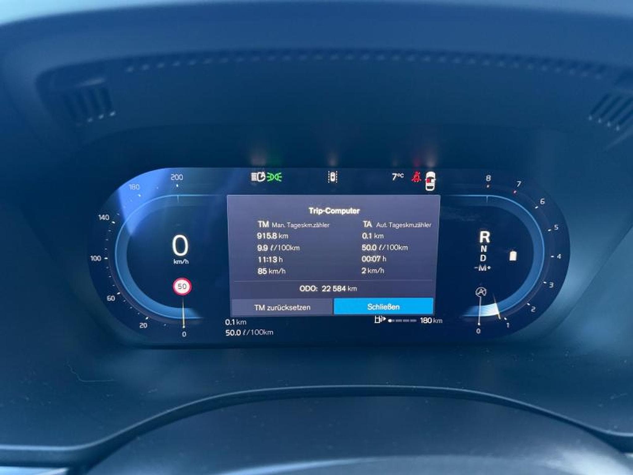 Volvo XC60 B5 Ultra Black Edition / Essence (2025) - Photo 18