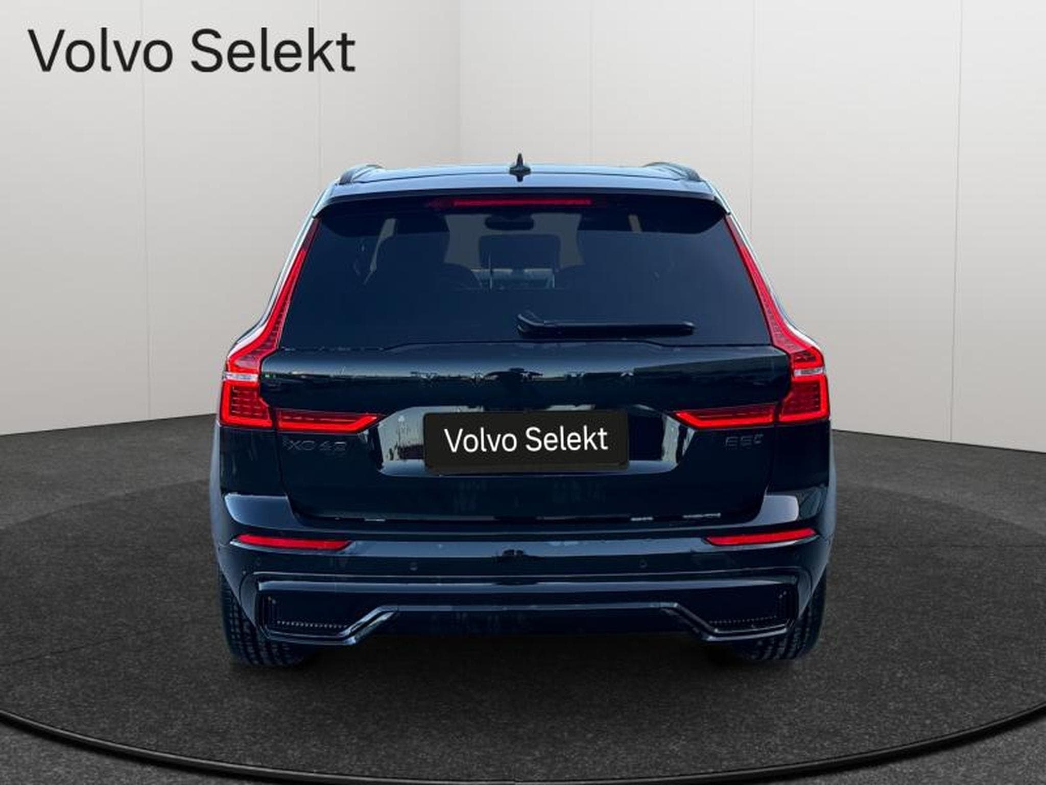 Volvo XC60 B5 Ultra Black Edition / Essence (2025) - Photo 4