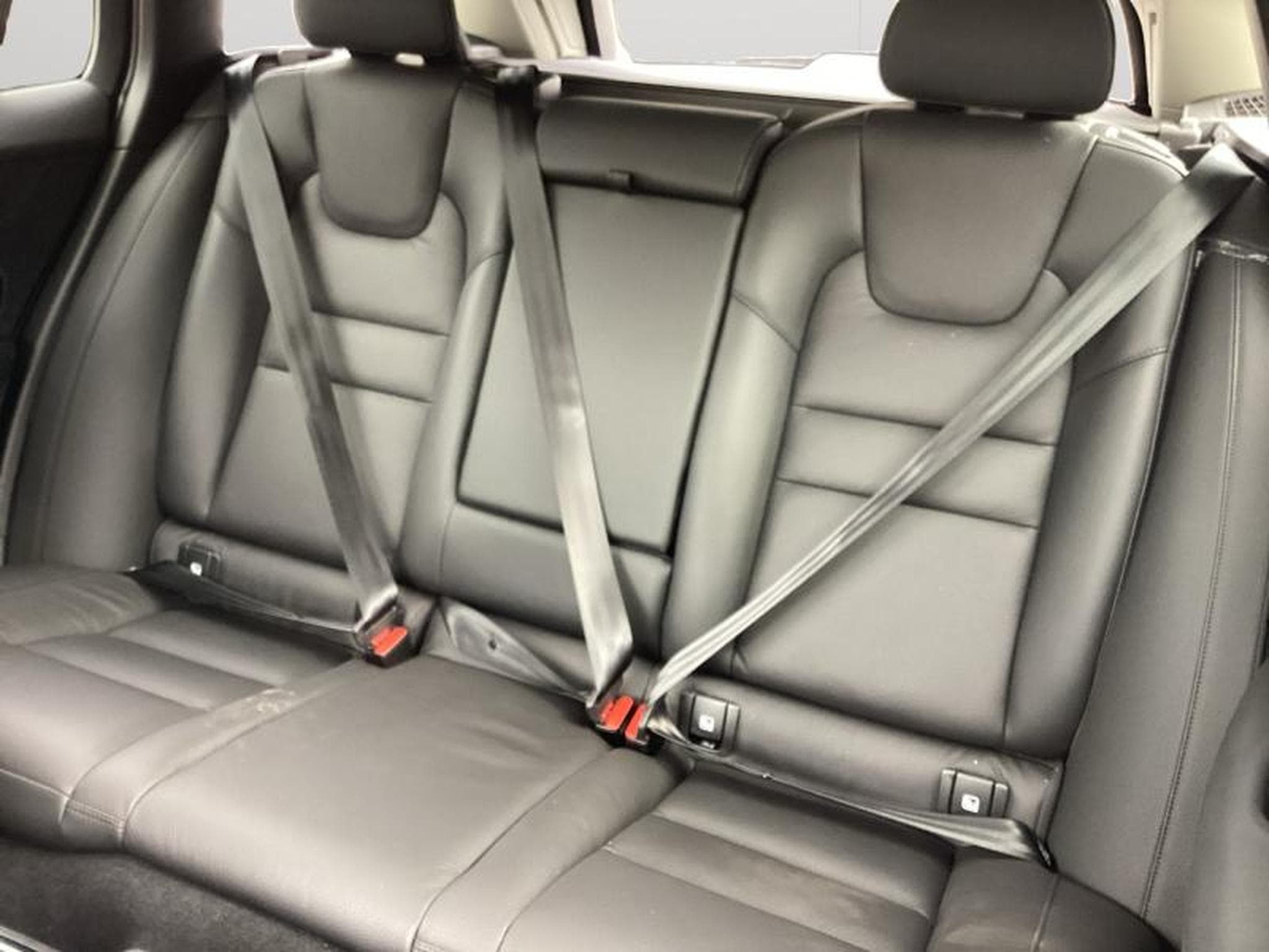 Volvo V60 T6 Plus Bright  / Hybride (2025) - Foto 35