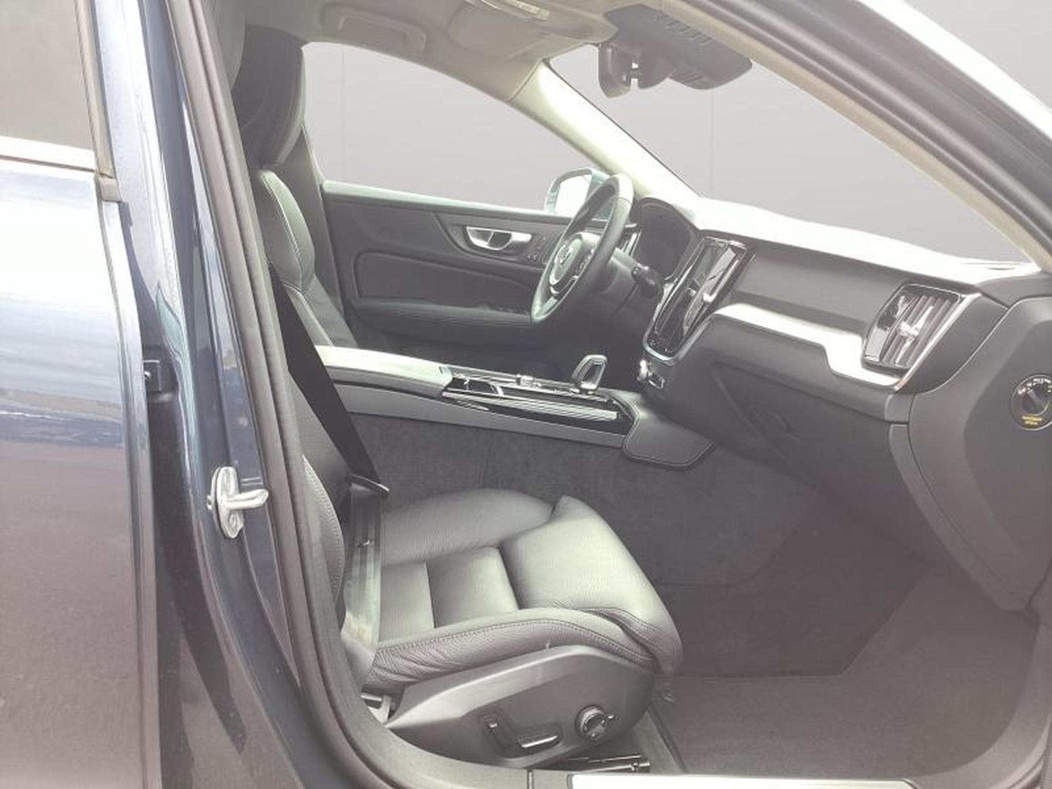 Volvo V60 T6 Plus Bright  / Hybride (2025) - Foto 37