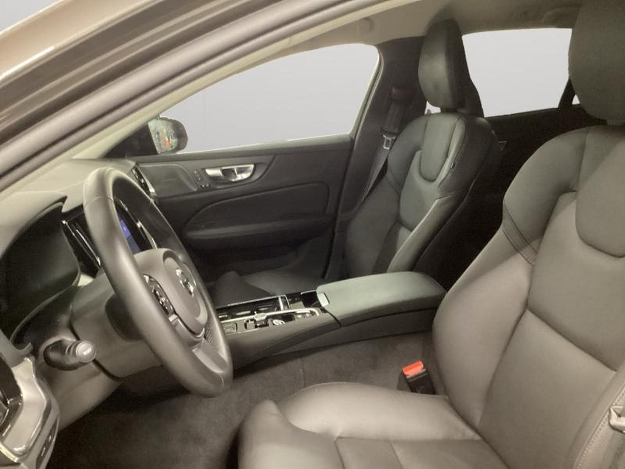 Volvo V60 T6 Plus Dark / Hybride (2025) - Foto 11