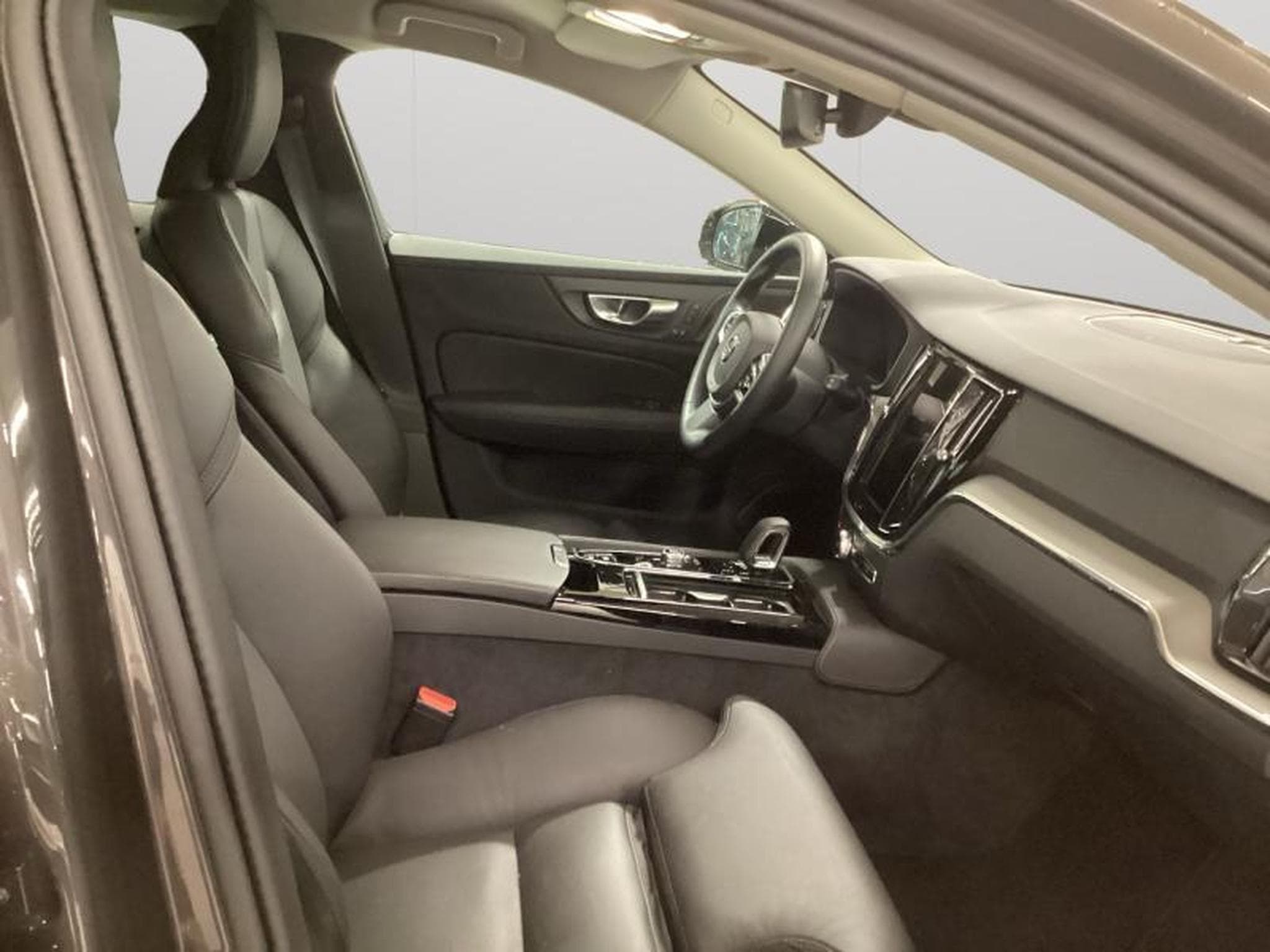 Volvo V60 T6 Plus Dark / Hybride (2025) - Foto 14