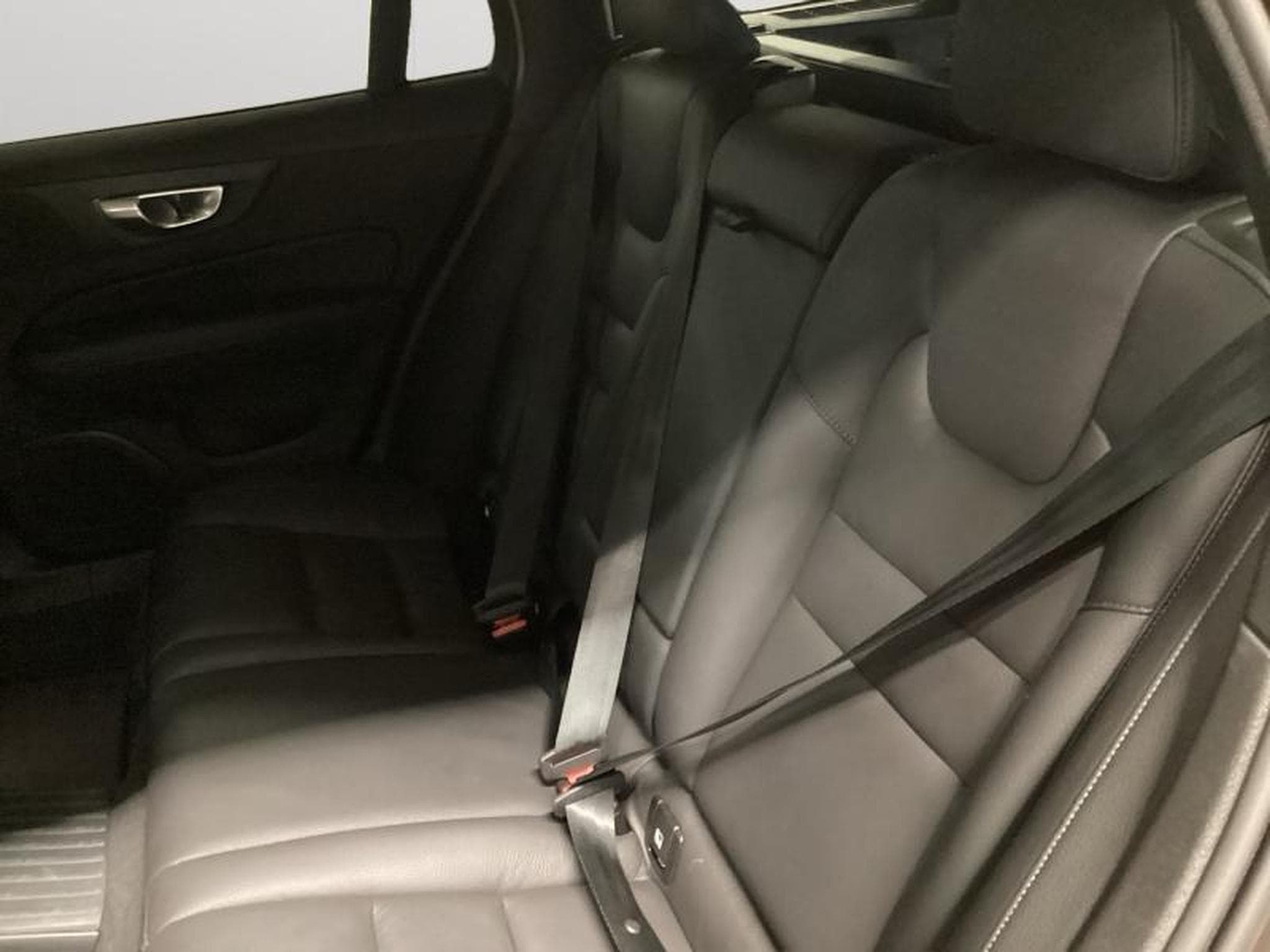 Volvo V60 T6 Plus Dark / Hybride (2025) - Foto 15