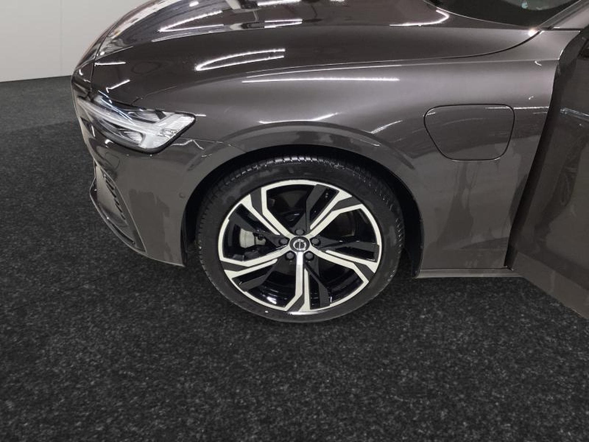 Volvo V60 T6 Plus Dark / Hybride (2025) - Foto 16