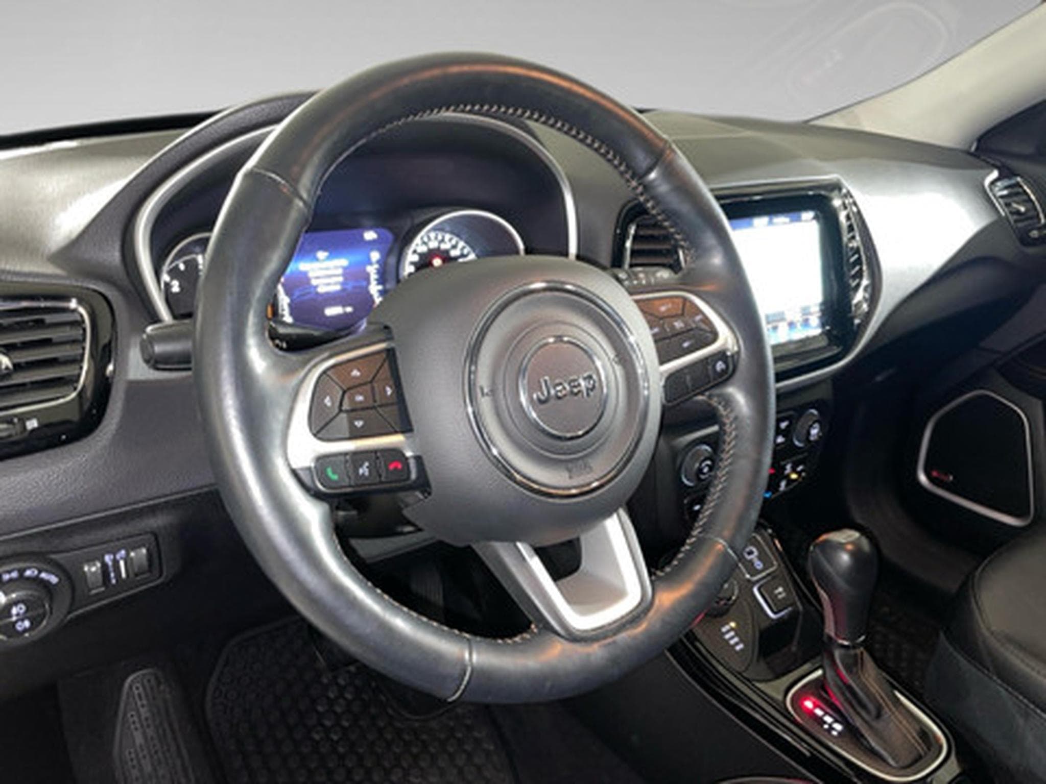 Jeep Compass 2.0 MJD 103kW 4x4 Longitude Auto (2026) - Foto 8