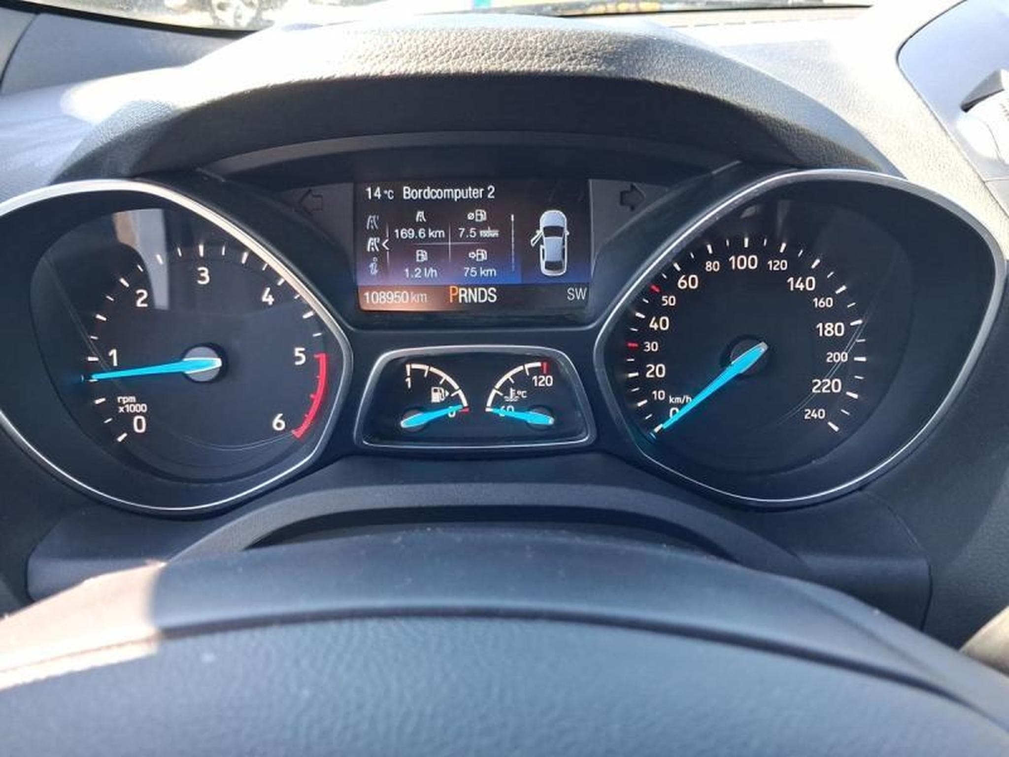 Ford Kuga ST.LINE (2019) - Foto 10