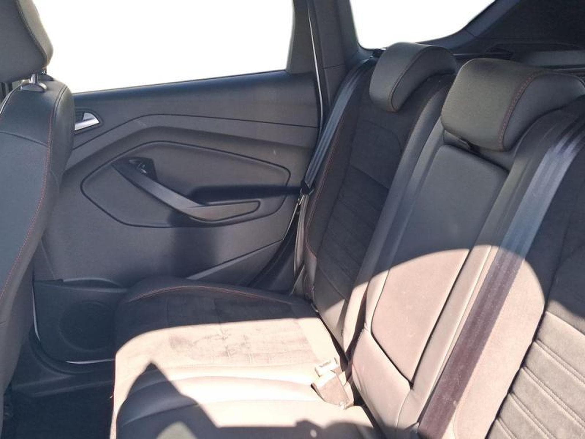 Ford Kuga ST.LINE (2019) - Foto 11