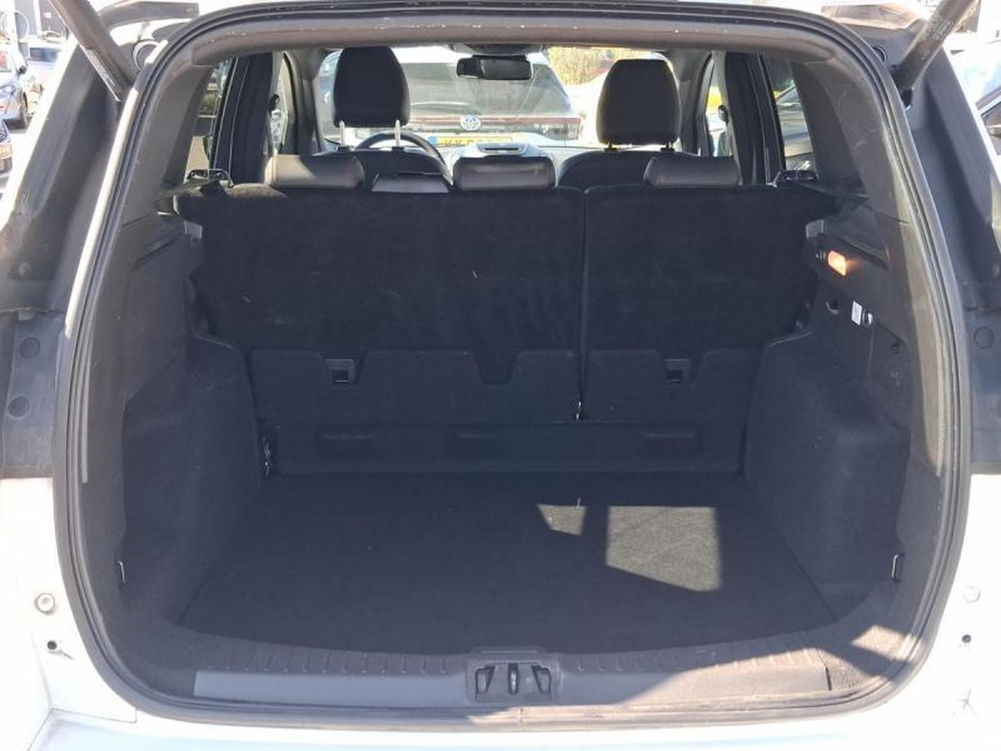 Ford Kuga ST.LINE (2019) - Foto 12