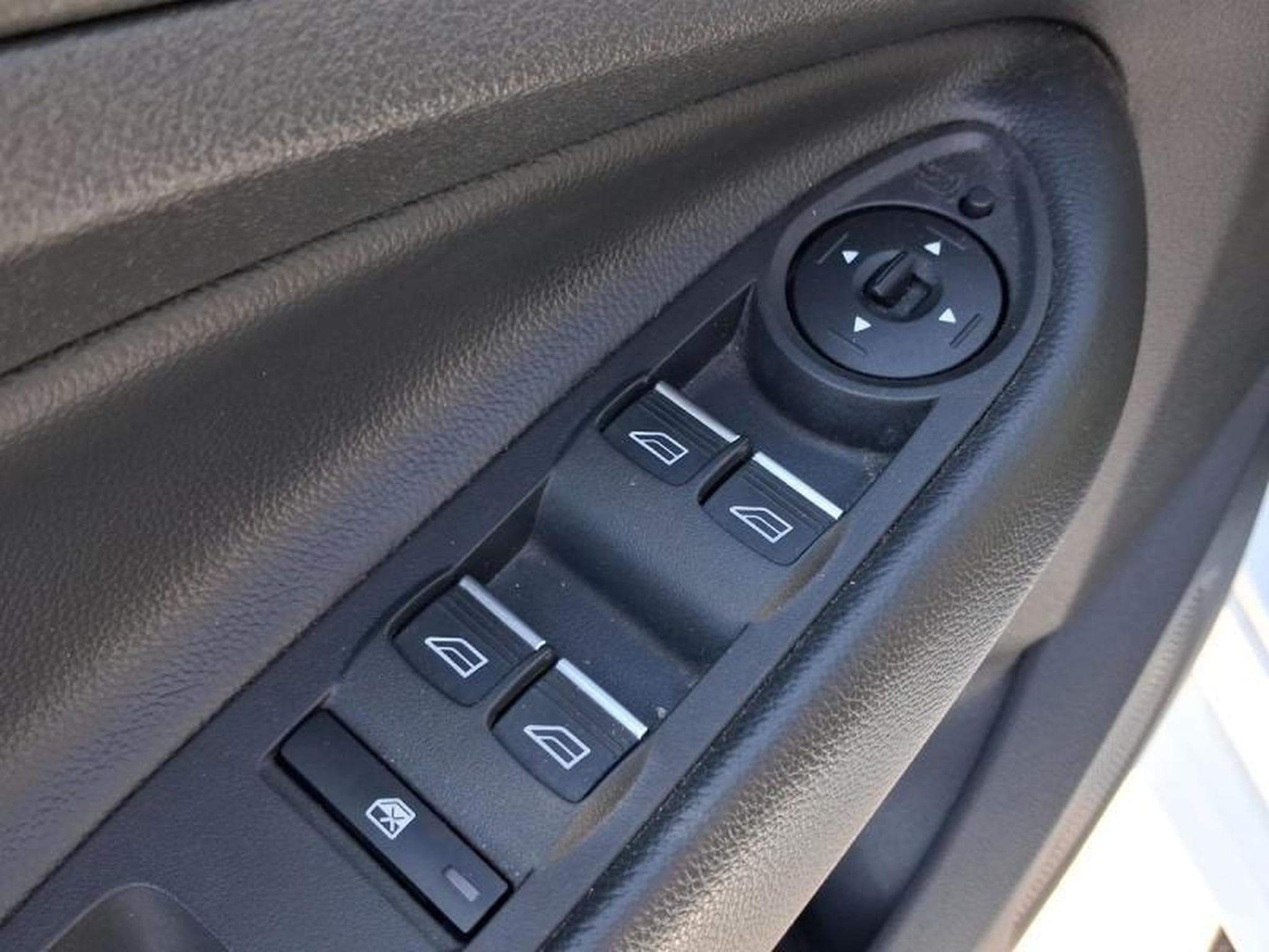 Ford Kuga ST.LINE (2019) - Foto 19