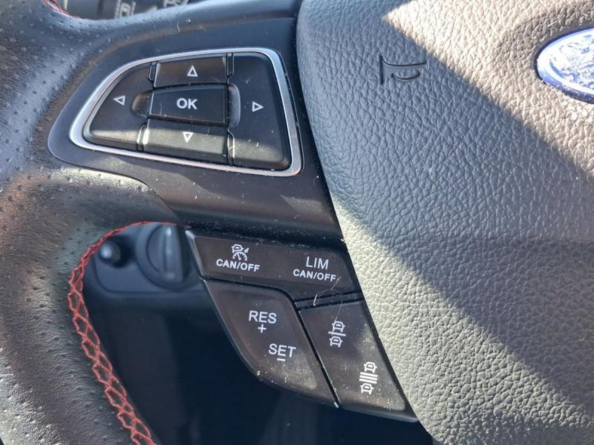 Ford Kuga ST.LINE (2019) - Foto 21