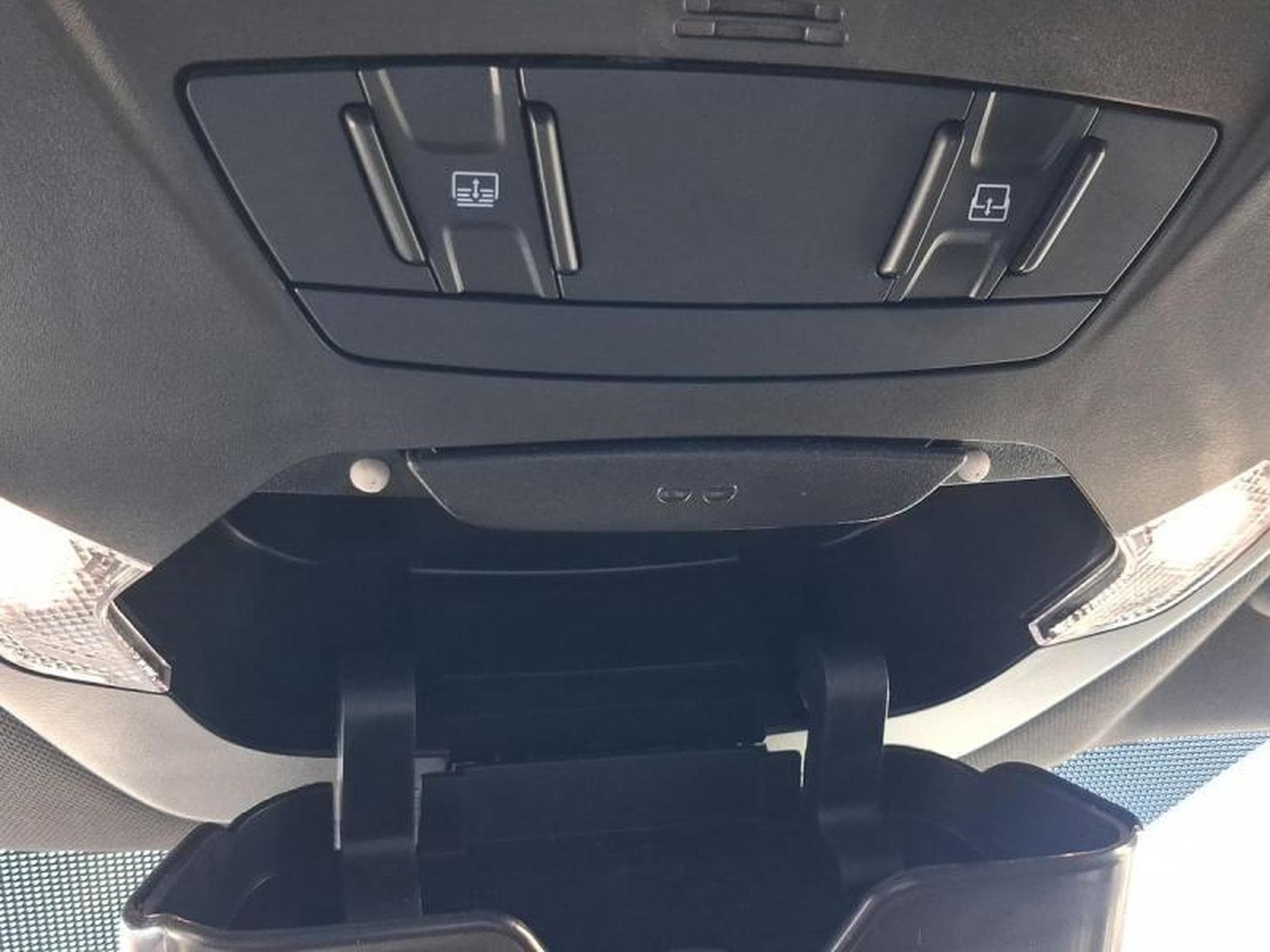 Ford Kuga ST.LINE (2019) - Foto 23