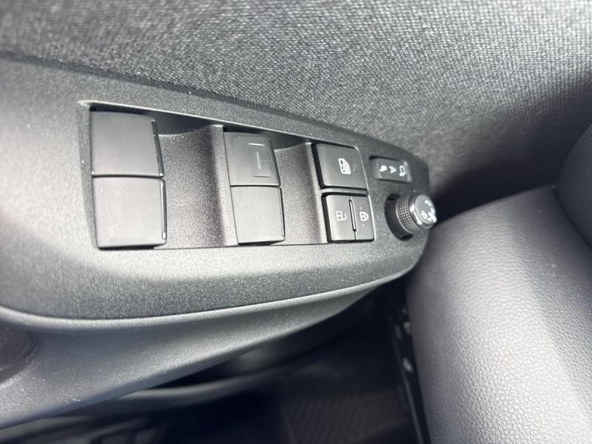 Toyota Yaris IV (2021) - Foto 17