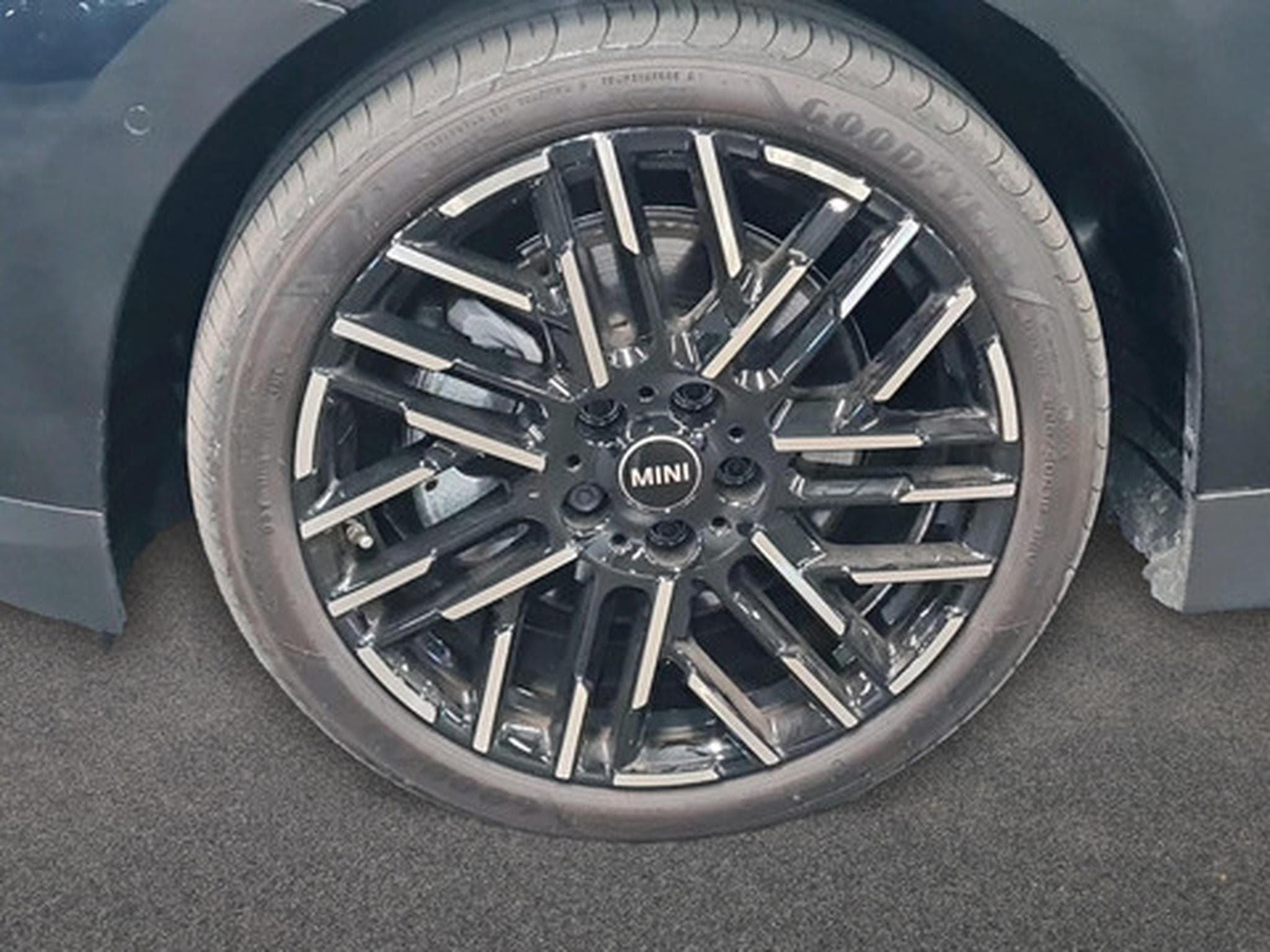 Mini Cooper MINI Electric E (2026) - Photo 15