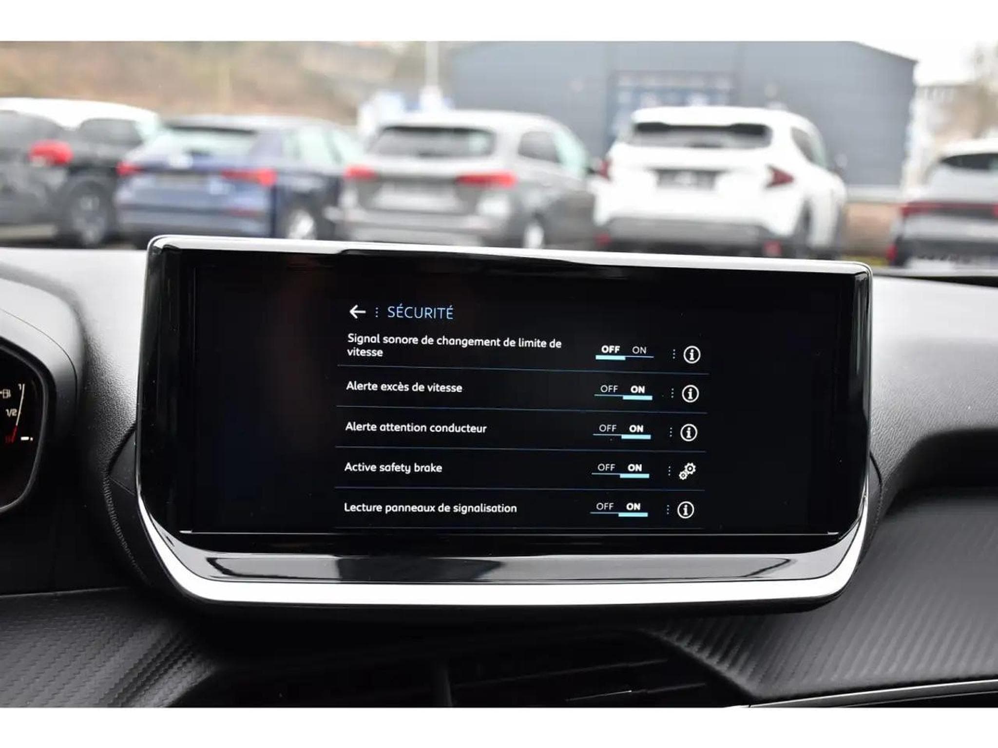 Peugeot 2008 (2025) - Photo 13