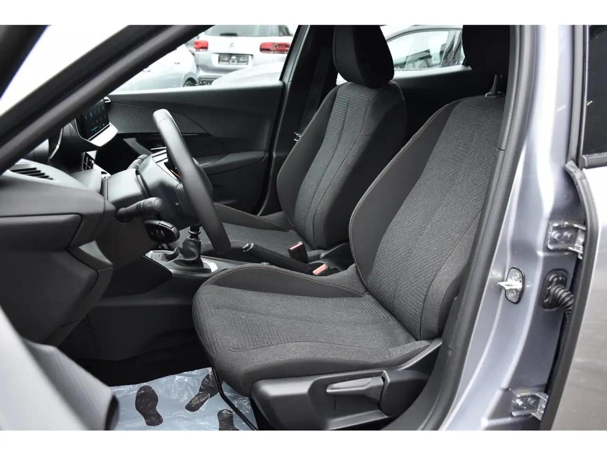 Peugeot 2008 (2025) - Photo 6