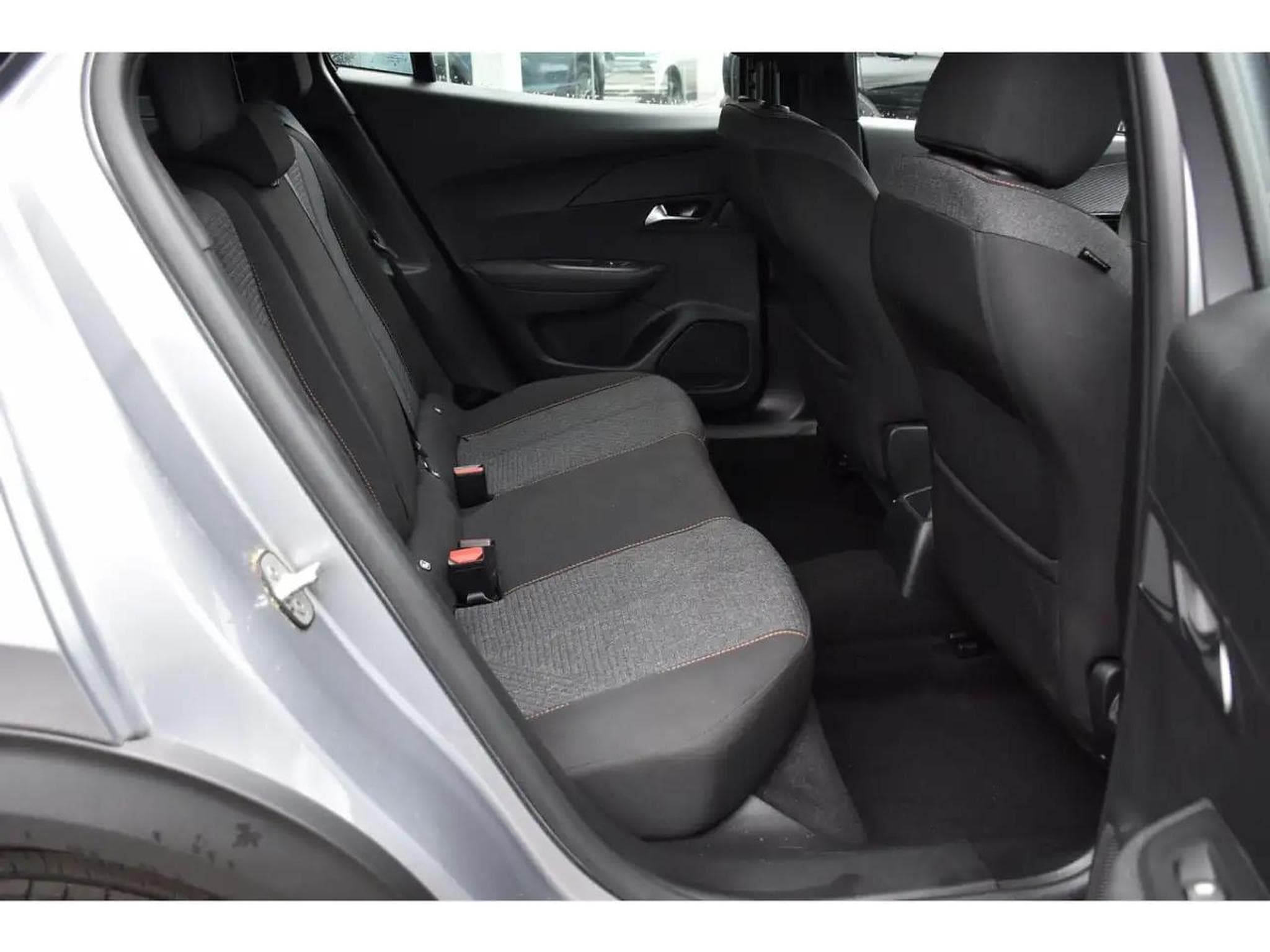 Peugeot 2008 (2025) - Photo 8