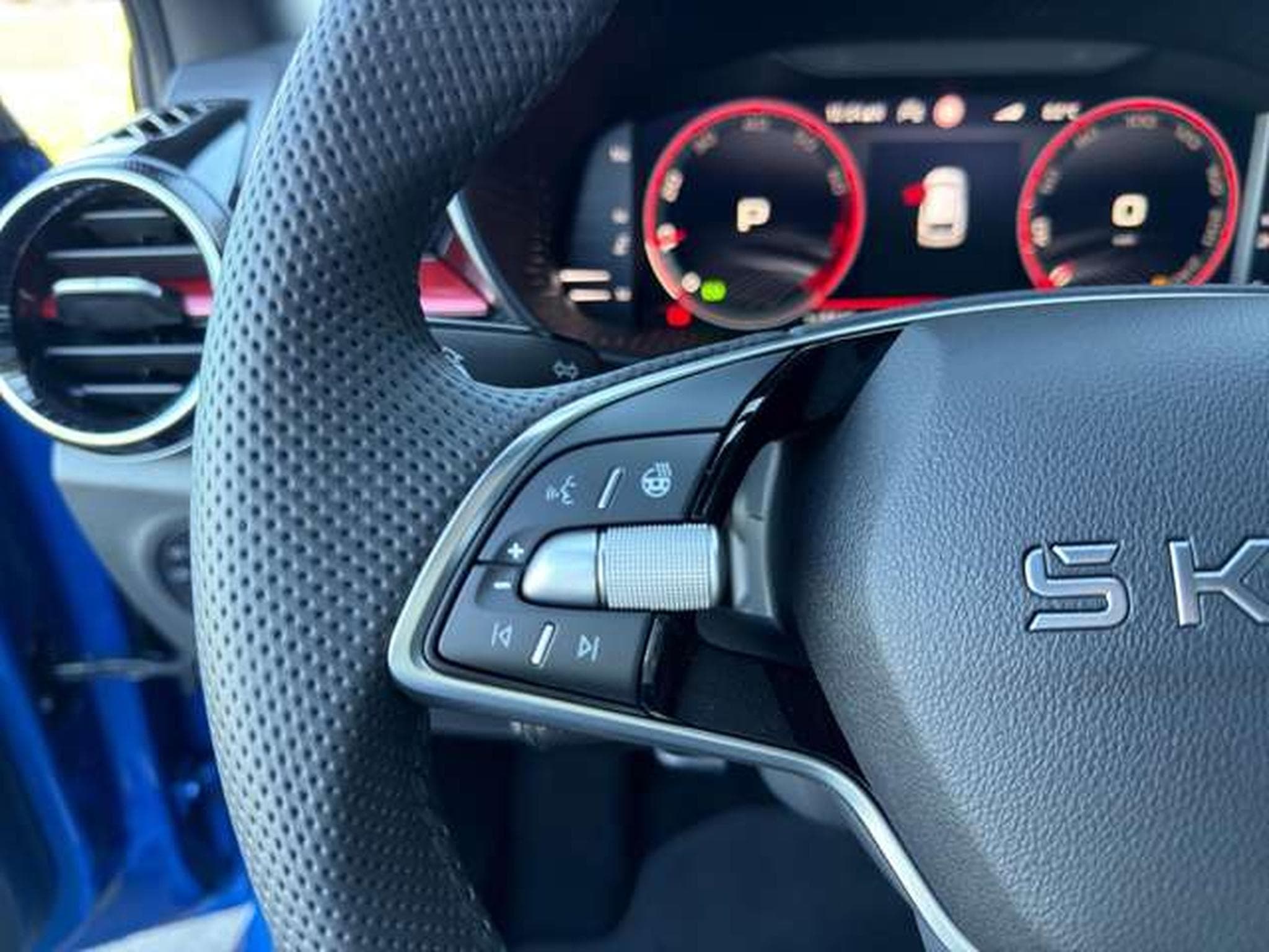 Skoda Fabia MONTE CARLO DSG/Kamera/Kessy/ACC/5-J Garan (2026) - Photo 25