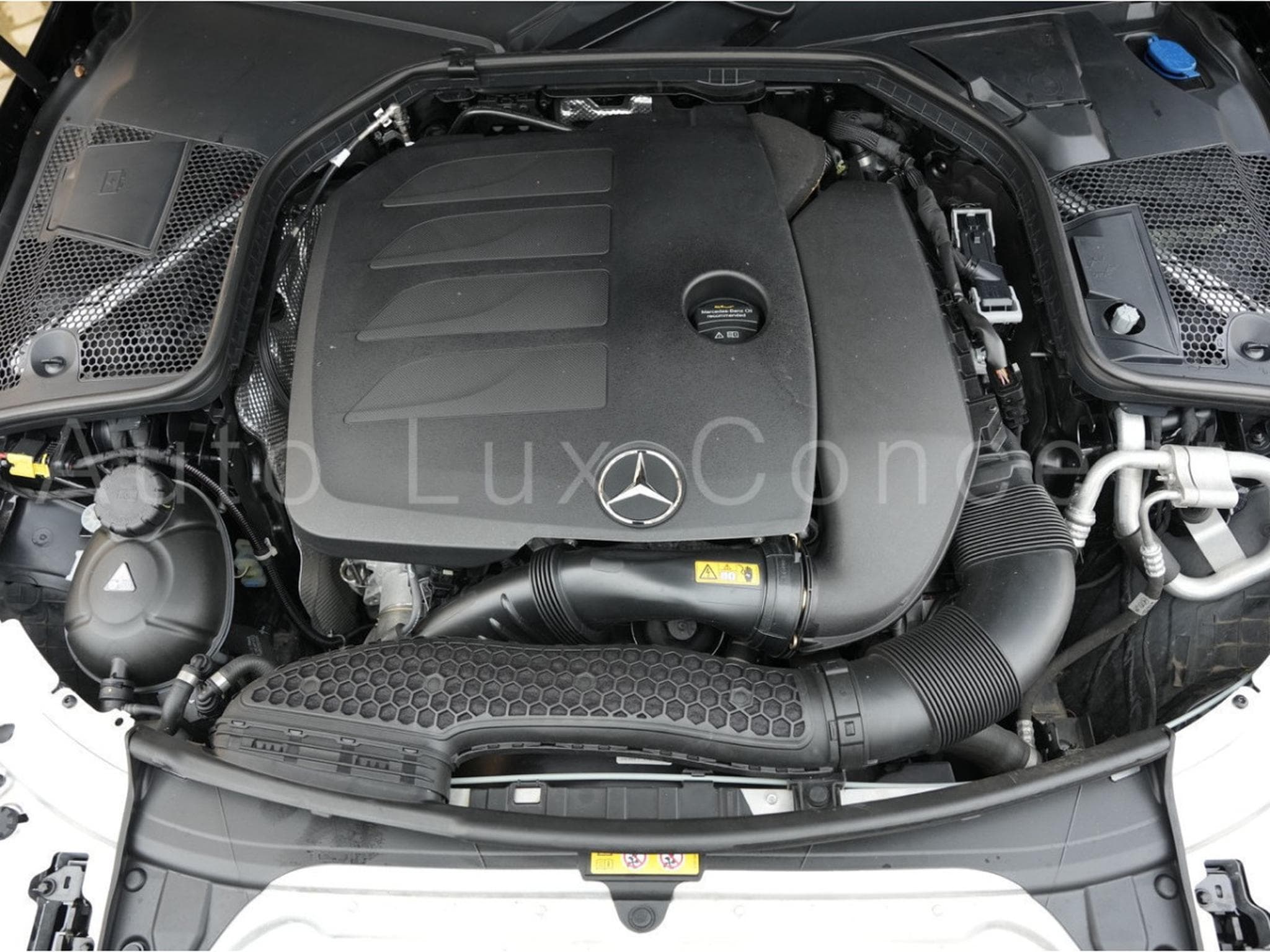 Mercedes C 180 Break AMG Line 9G-TRONIC (2020) - Foto 26