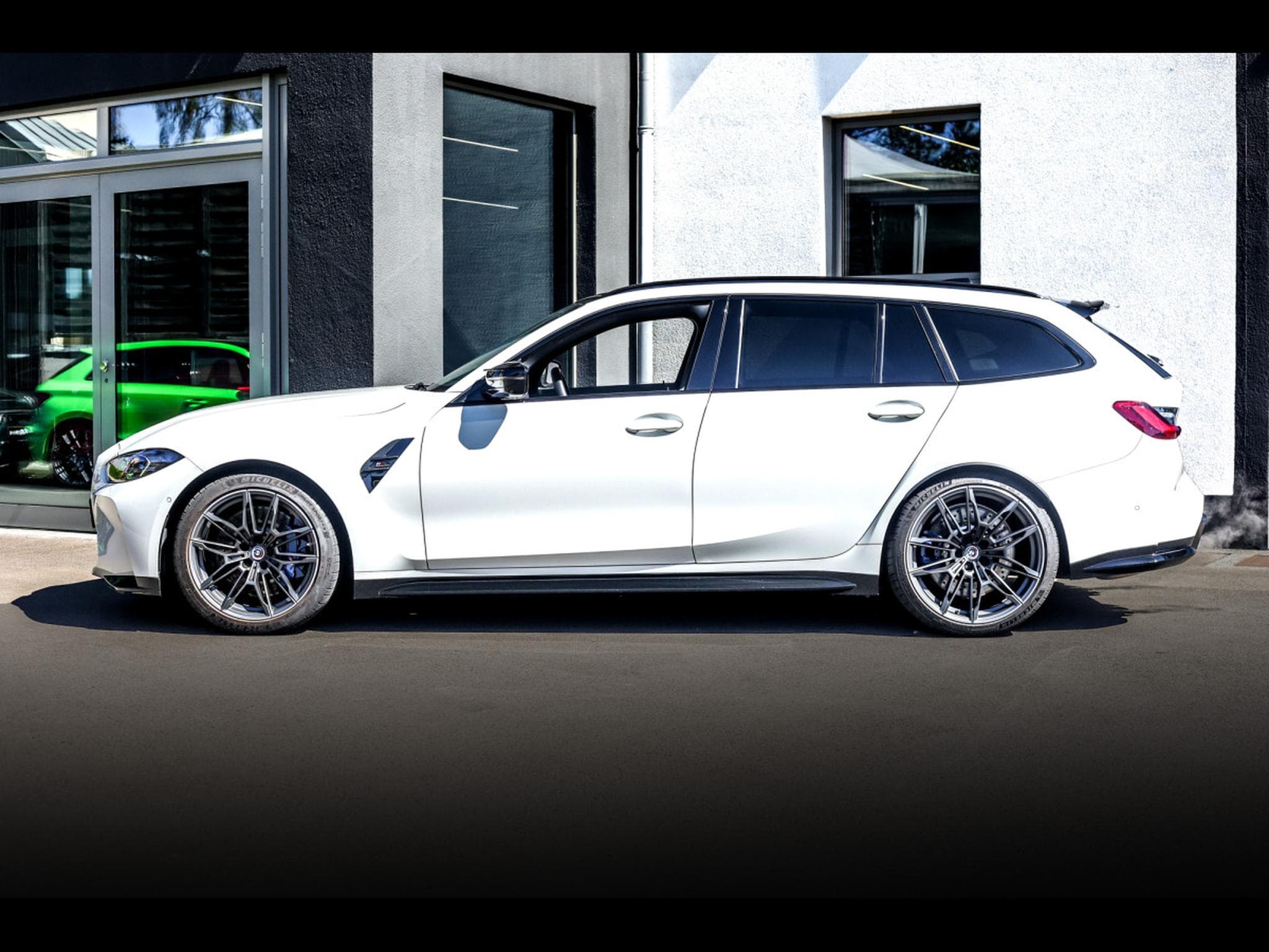 BMW M3 COMPETITION TOURING (G81) M XDRIVE – ALPINWEISS III (2024) - Foto 2