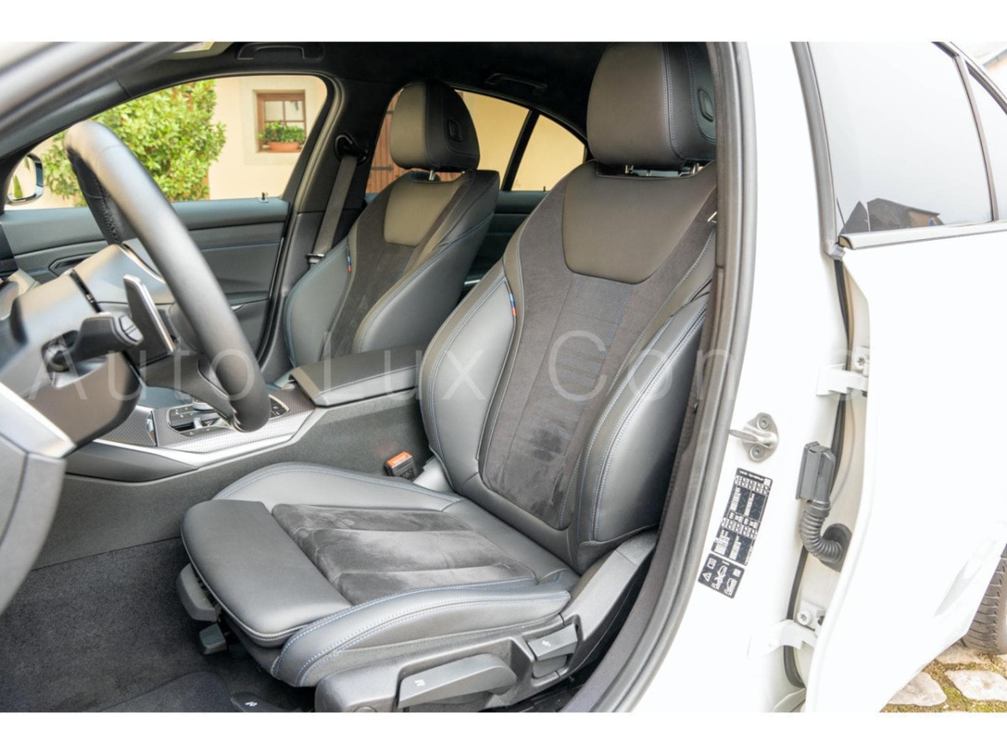 BMW 320 d xDrive M Sport (2023) - Photo 8