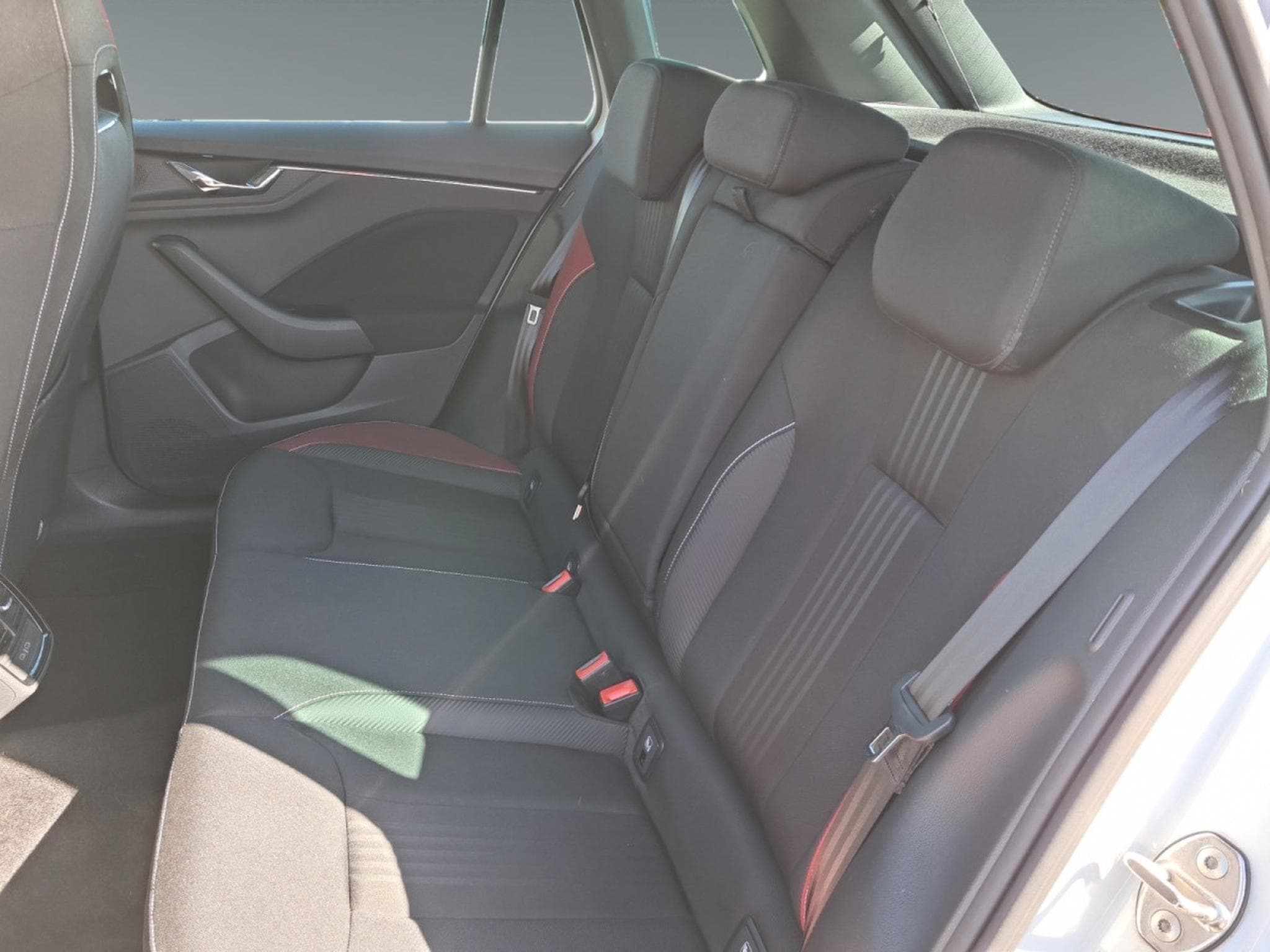 Skoda Kamiq 1.5 TSI Monte Carlo DSG (2021) - Photo 15