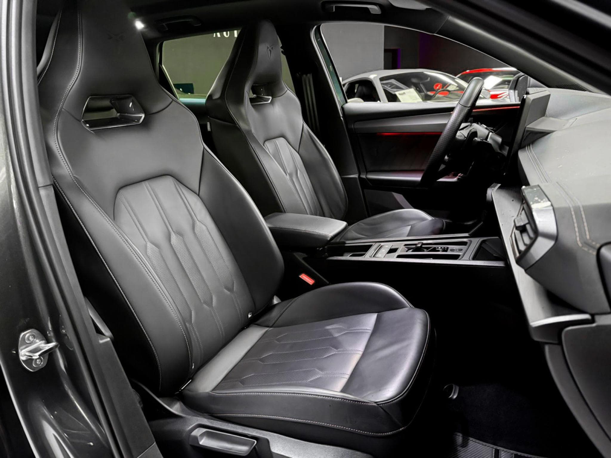 Cupra Leon ST VZ Sportstourer 300ch (2024) - Photo 11