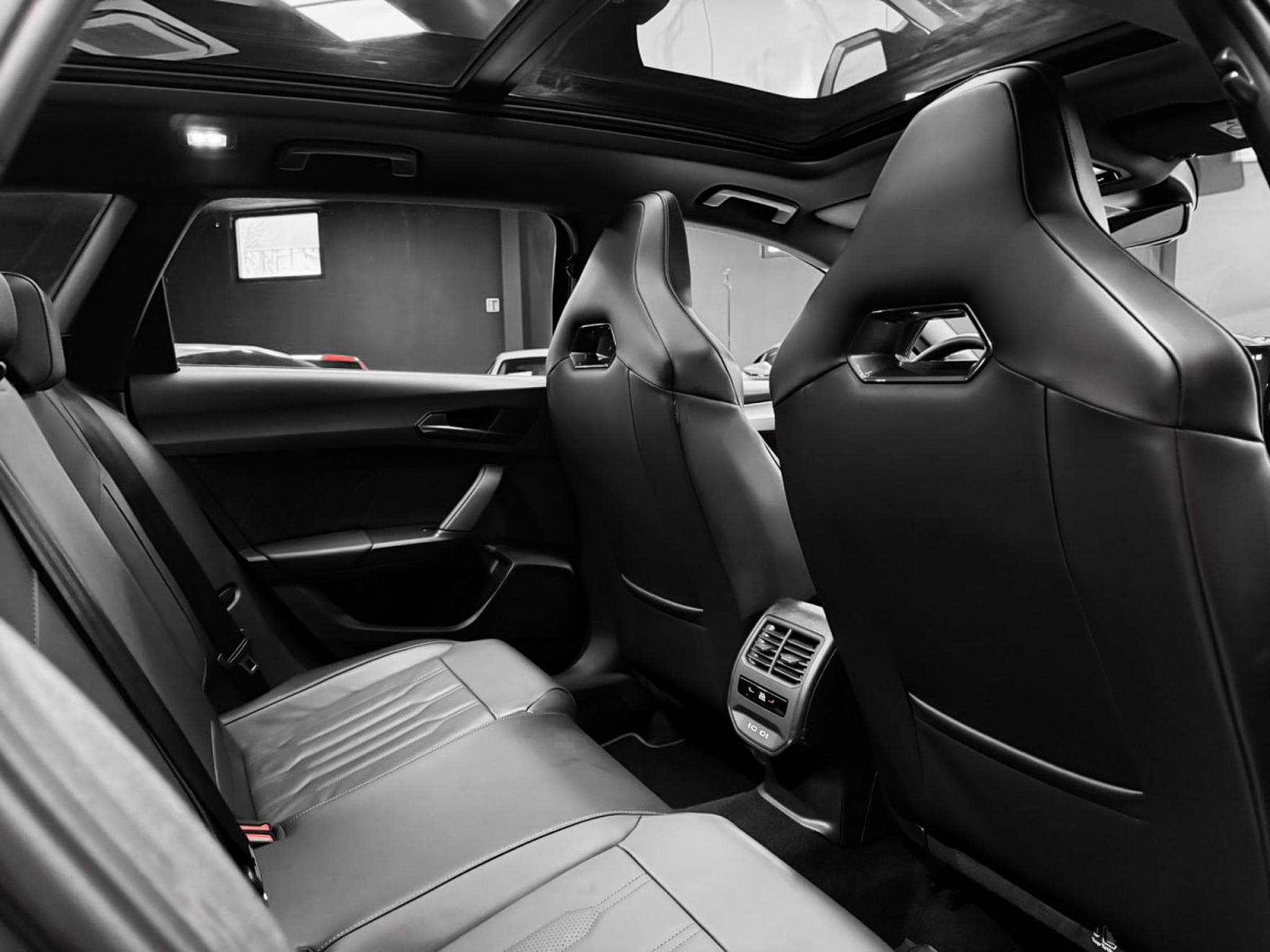 Cupra Leon ST VZ Sportstourer 300ch (2024) - Photo 12