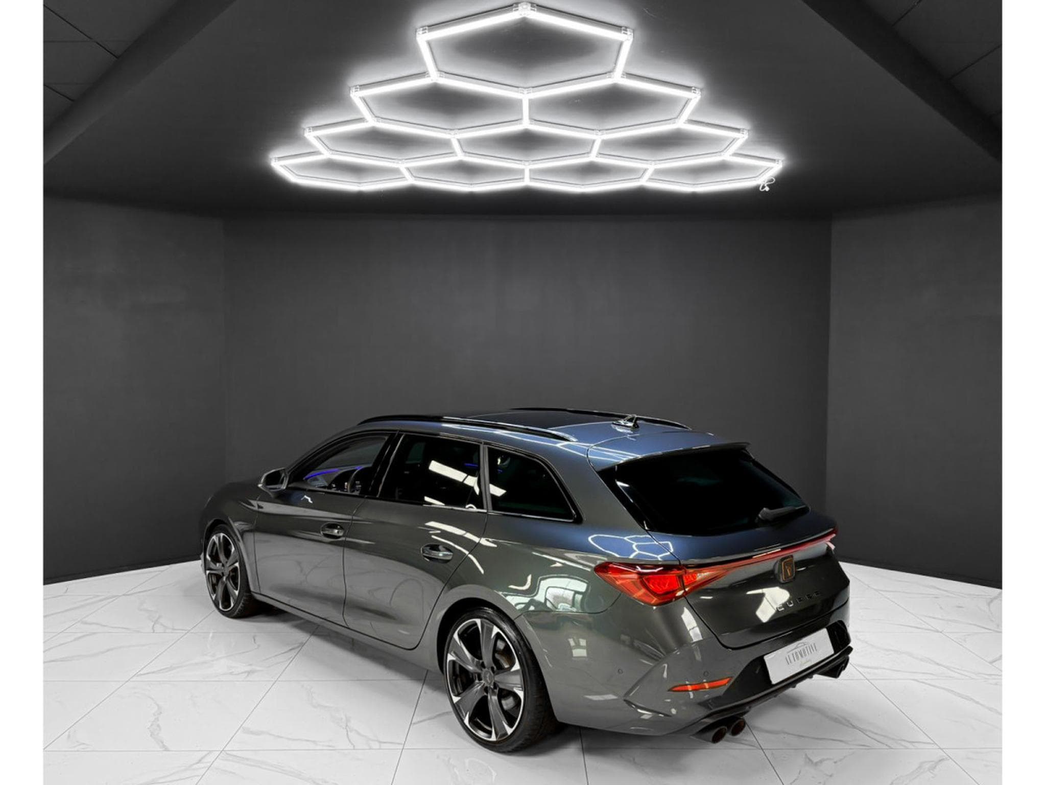 Cupra Leon ST VZ Sportstourer 300ch (2024) - Photo 3