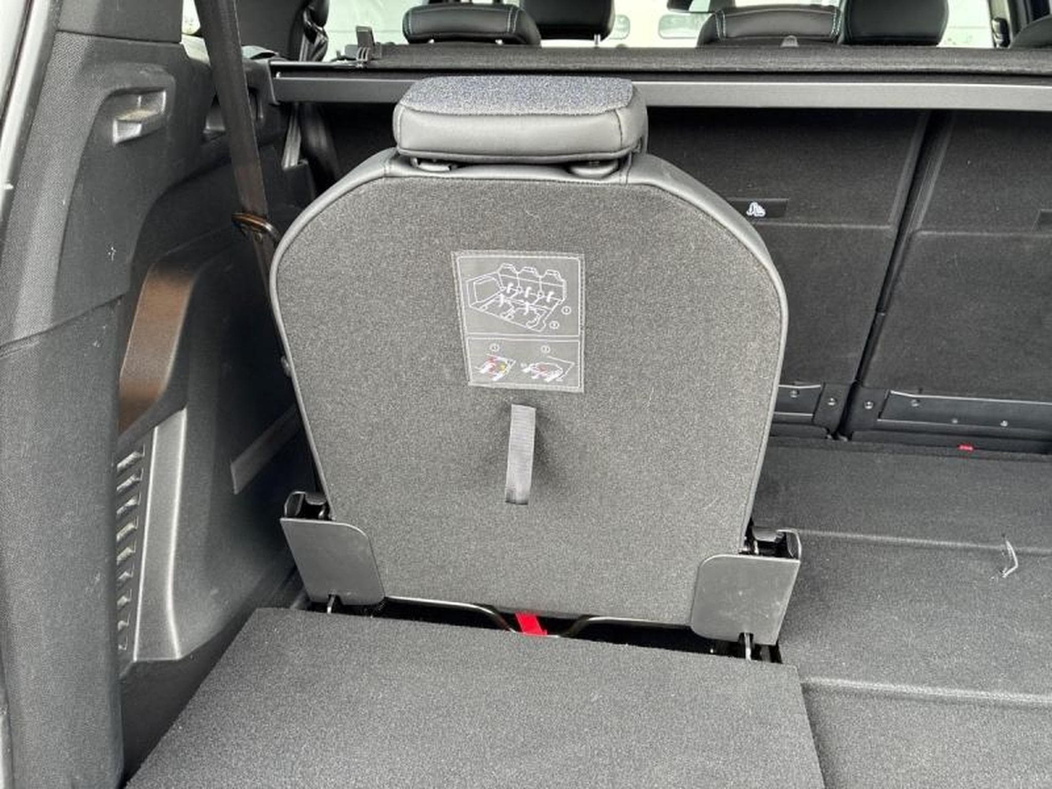 PEUGEOT 5008 1.5 BlueHDi 130ch S&S Allure Pack BVM6 (2023) - Photo 10