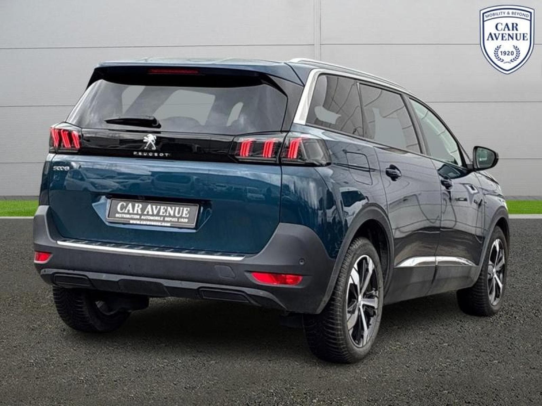 PEUGEOT 5008 1.5 BlueHDi 130ch S&S Allure Pack BVM6 (2023) - Photo 11