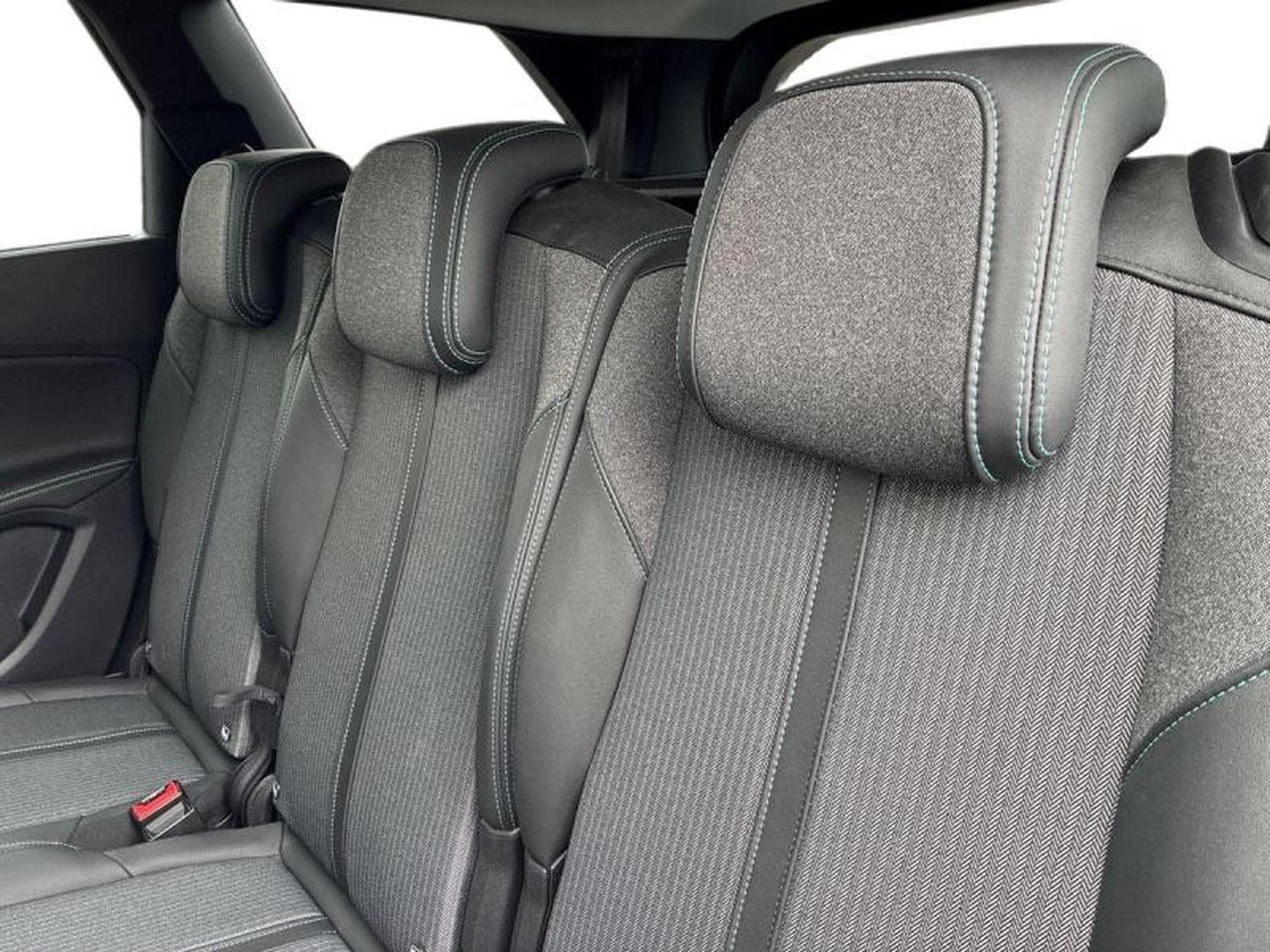 PEUGEOT 5008 1.5 BlueHDi 130ch S&S Allure Pack BVM6 (2023) - Photo 3