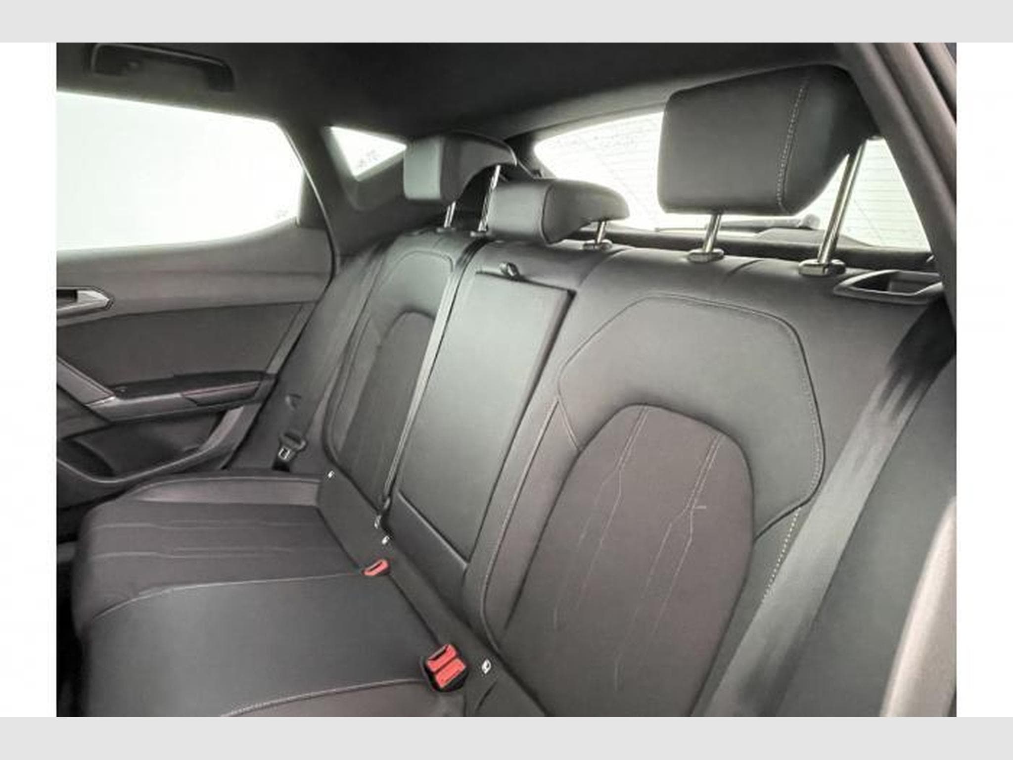 Cupra Leon 1.5 eTSI 110kW (2026) - Photo 13