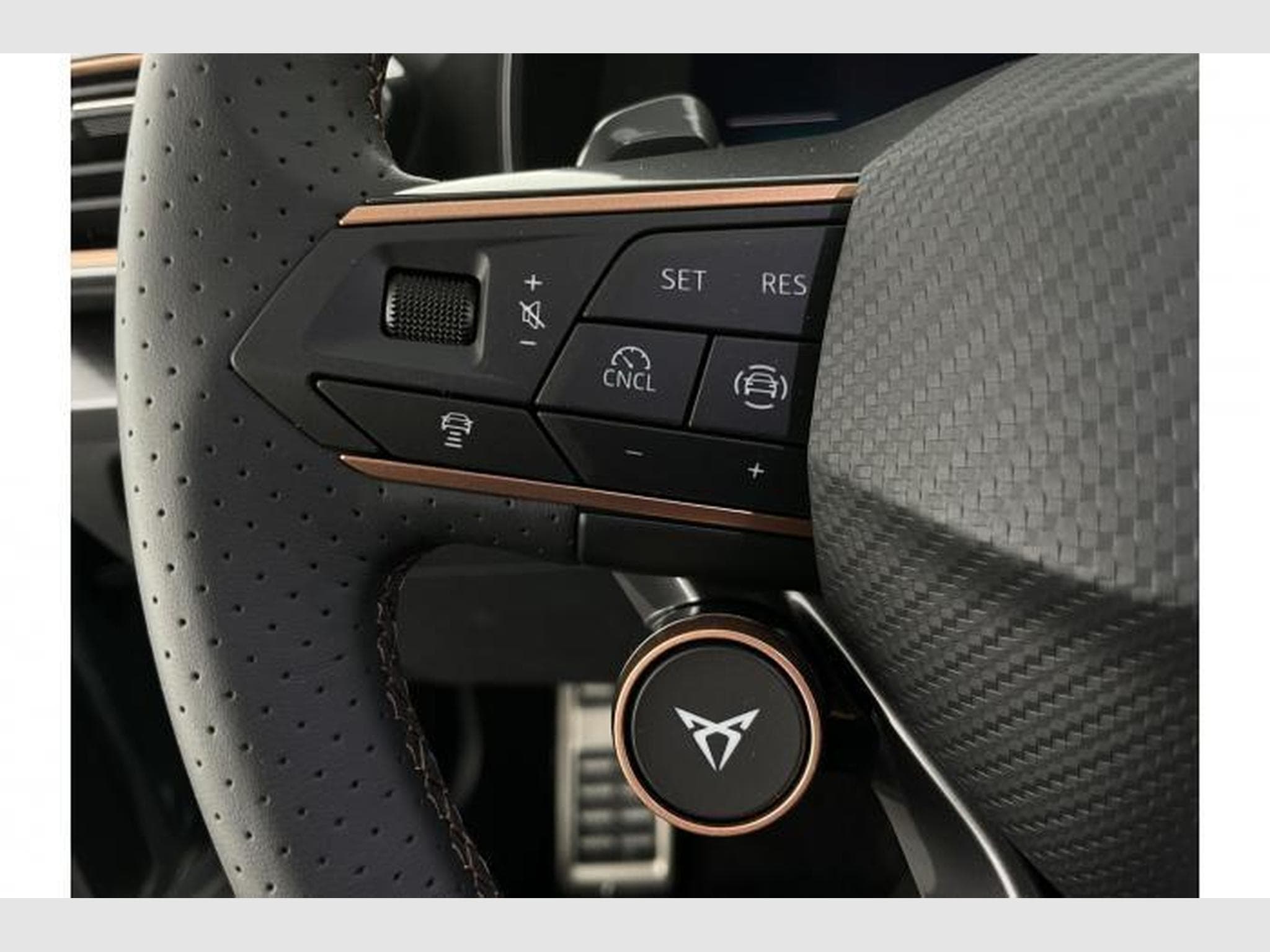 Cupra Leon 1.5 eTSI 110kW (2026) - Photo 21