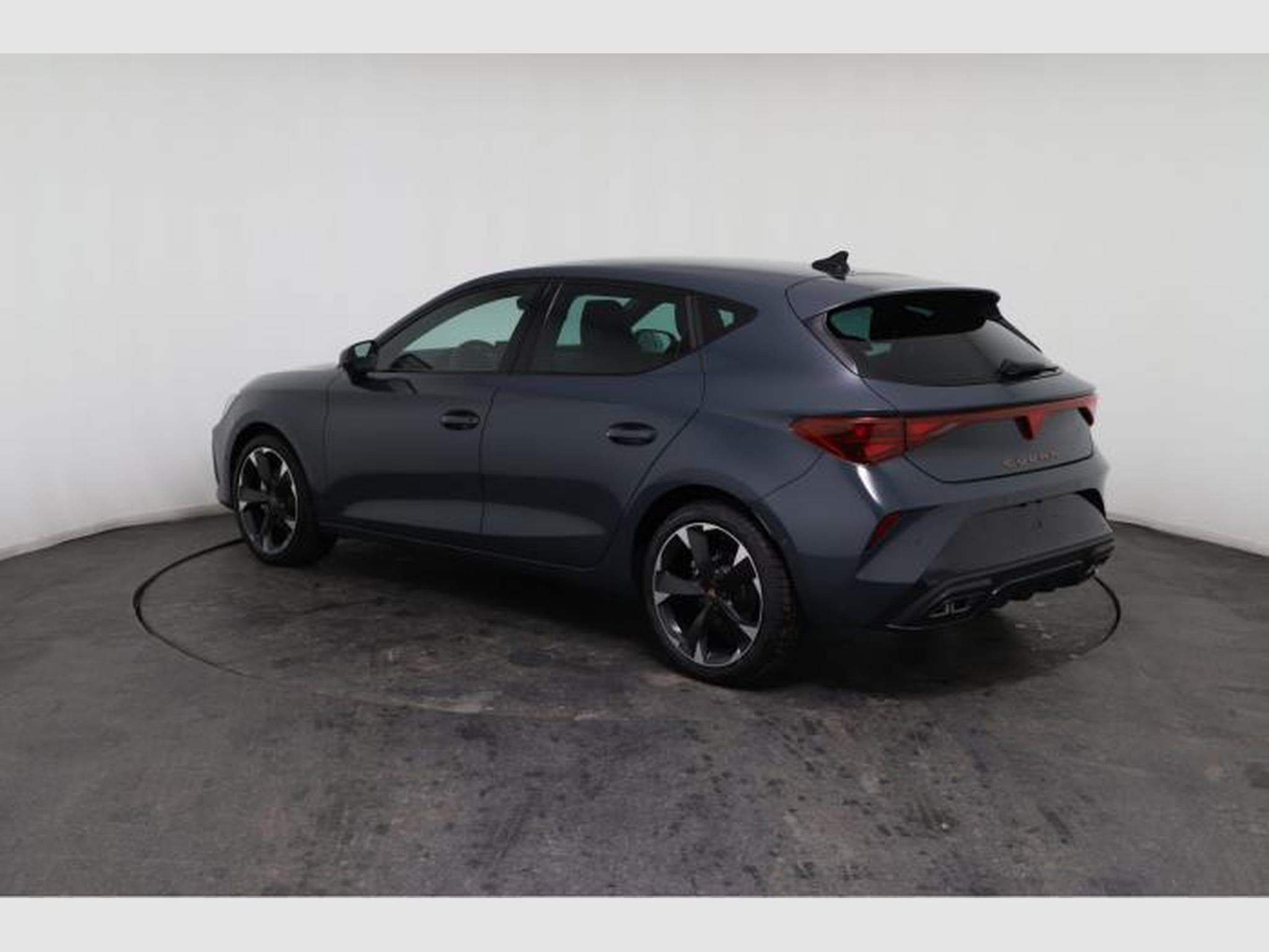 Cupra Leon 1.5 eTSI 110kW (2026) - Photo 5