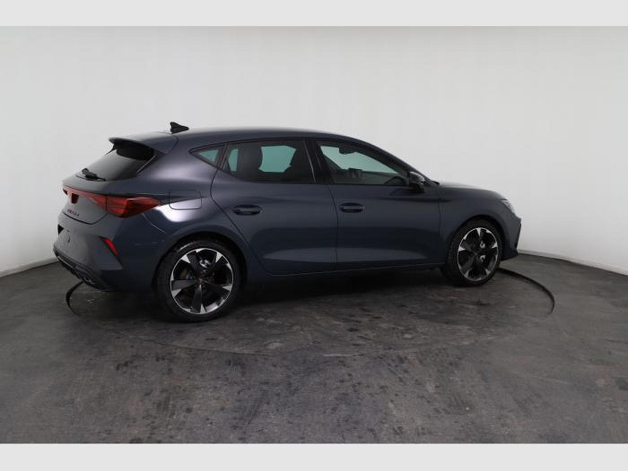 Cupra Leon 1.5 eTSI 110kW (2026) - Photo 8
