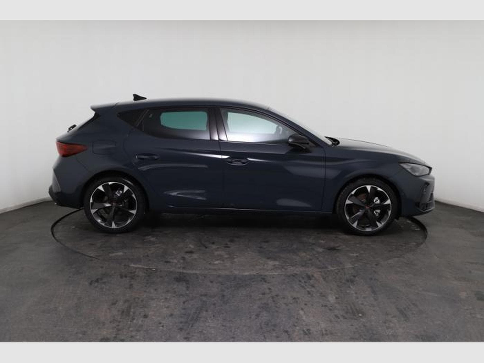 Cupra Leon 1.5 eTSI 110kW (2026) - Photo 9