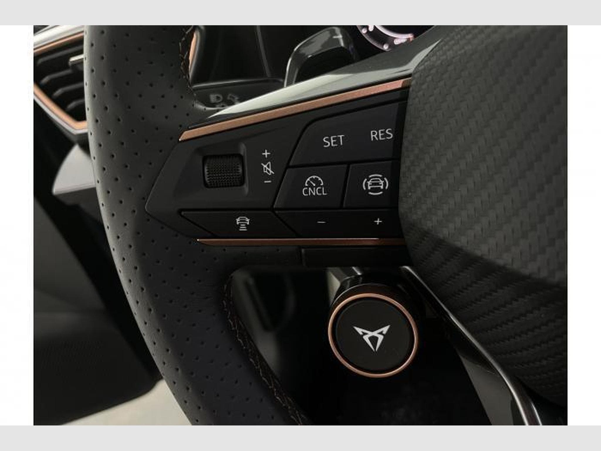 Cupra Leon 1.5 eTSI 110kW (2026) - Photo 20