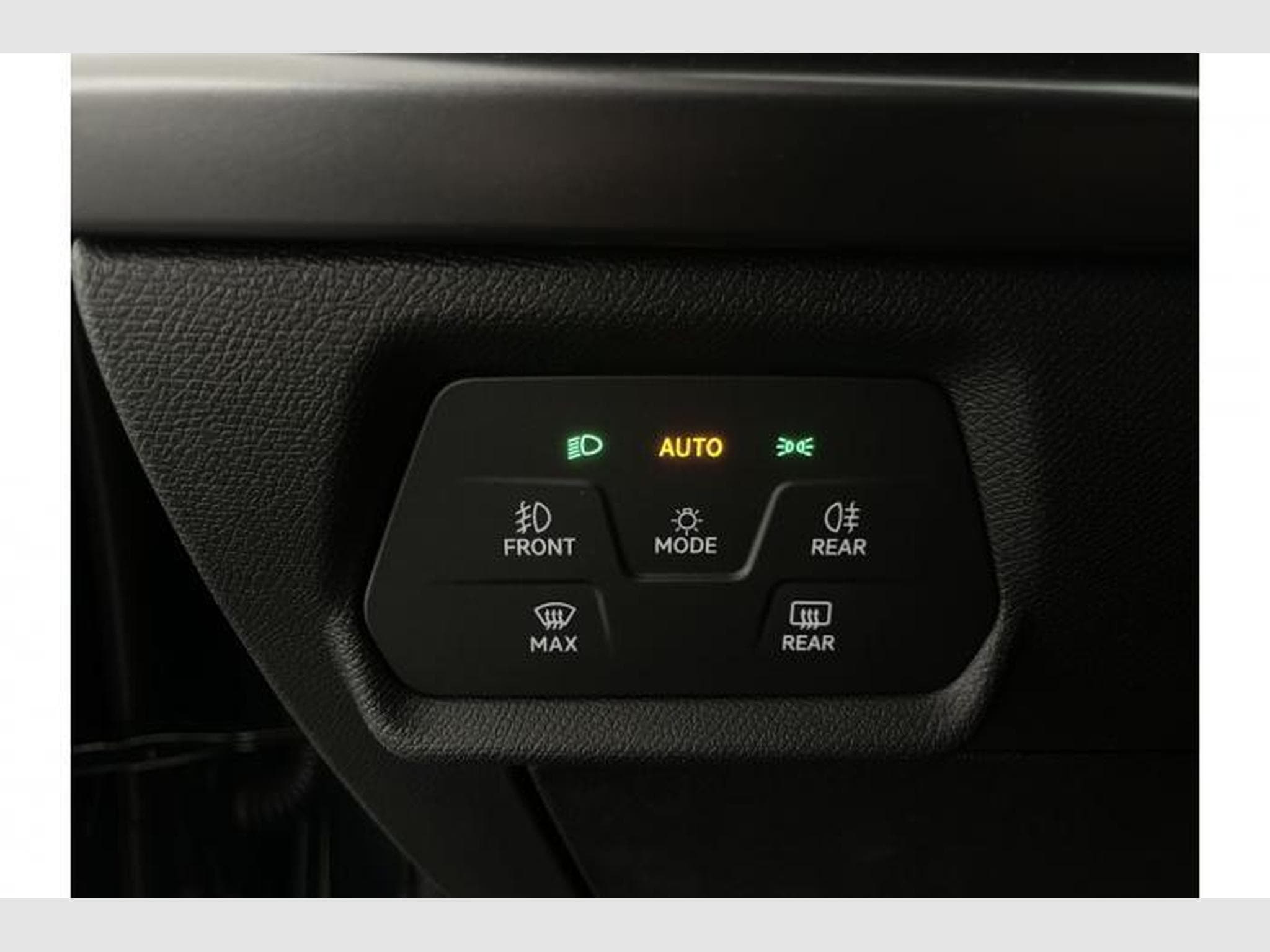 Cupra Leon 1.5 eTSI 110kW (2026) - Photo 21