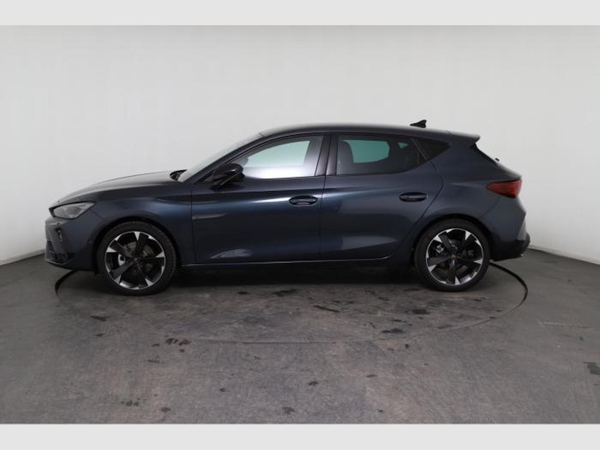 Cupra Leon 1.5 eTSI 110kW (2026) - Photo 4