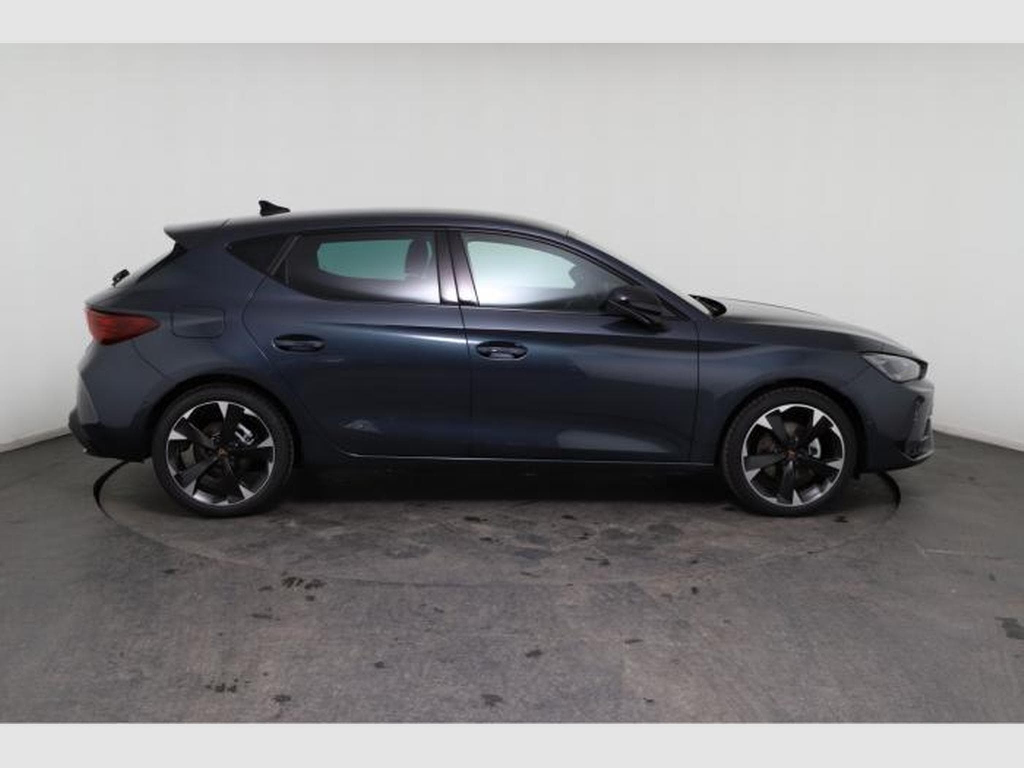 Cupra Leon 1.5 eTSI 110kW (2026) - Photo 9