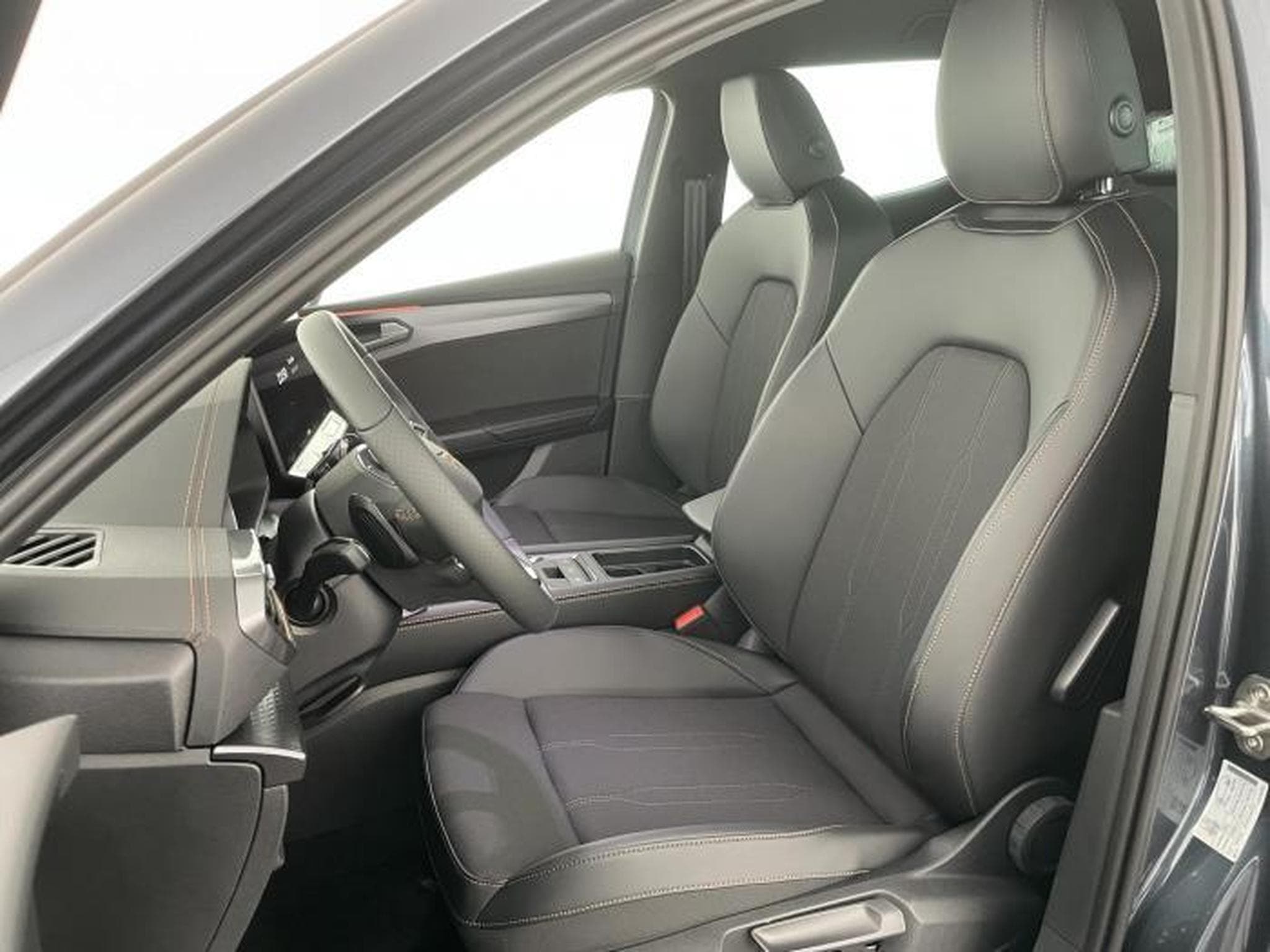 Cupra Leon 1.5 eTSI 110kW (2026) - Photo 12