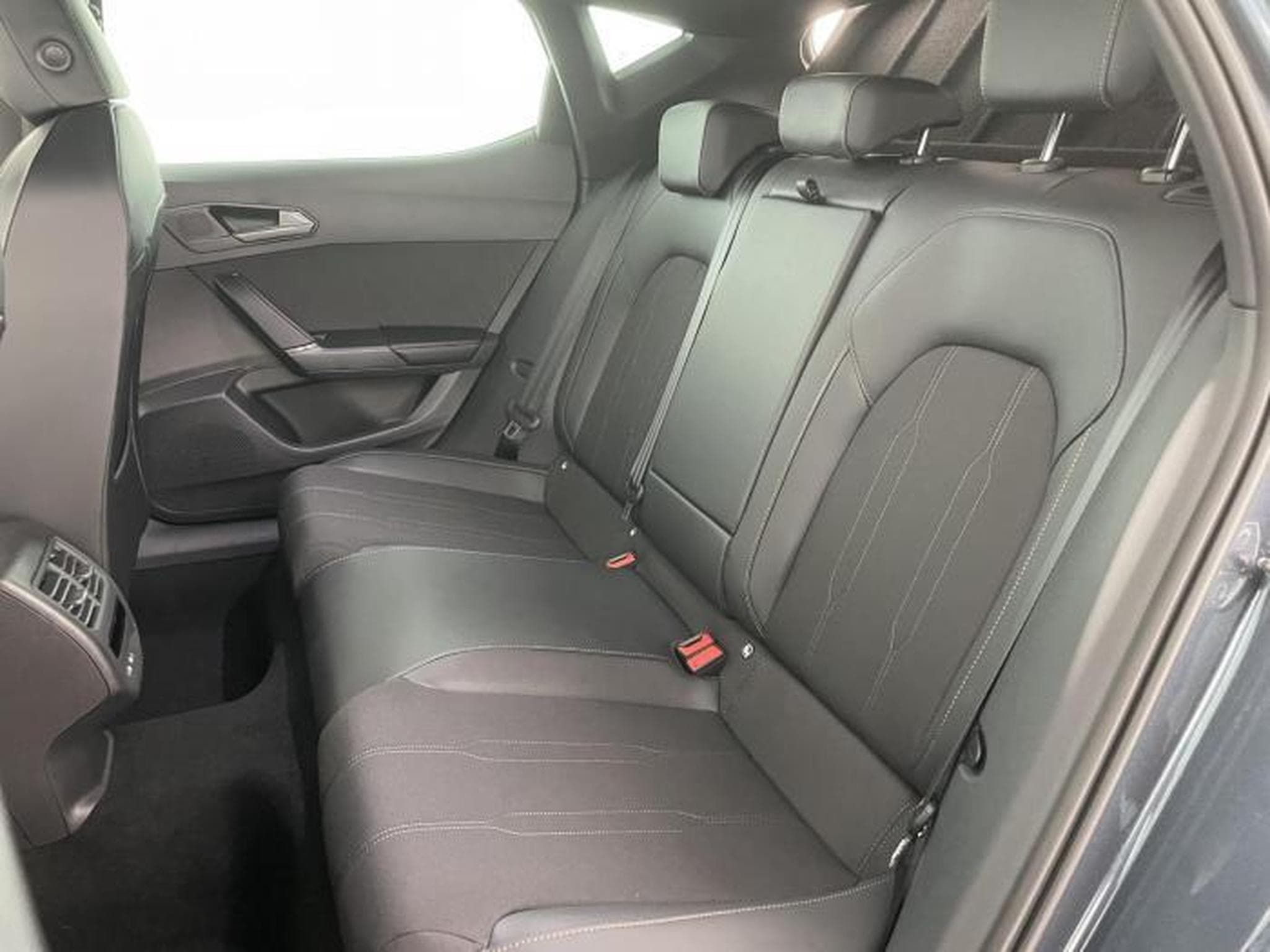 Cupra Leon 1.5 eTSI 110kW (2026) - Photo 13