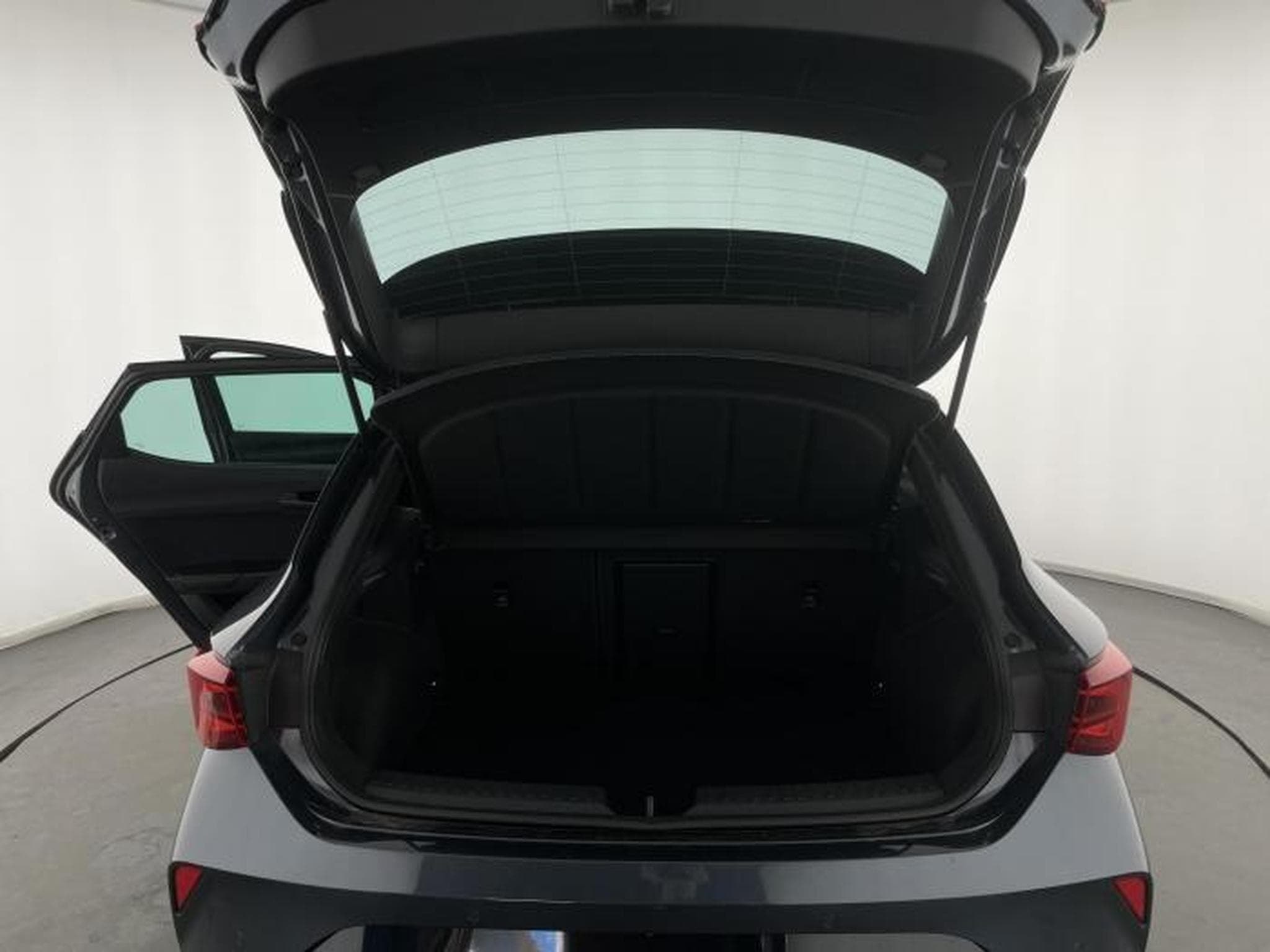 Cupra Leon 1.5 eTSI 110kW (2026) - Photo 14