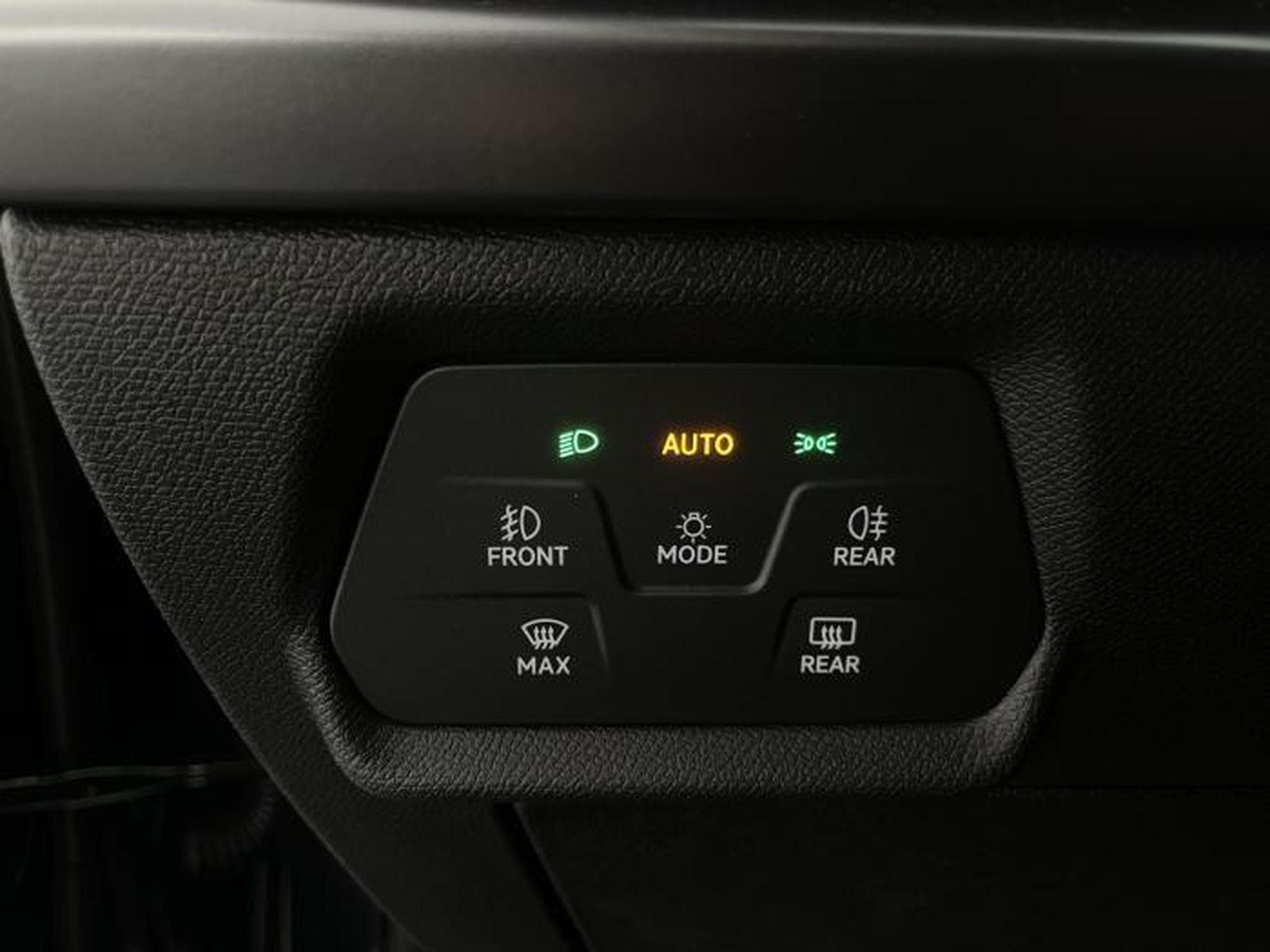 Cupra Leon 1.5 eTSI 110kW (2026) - Photo 21
