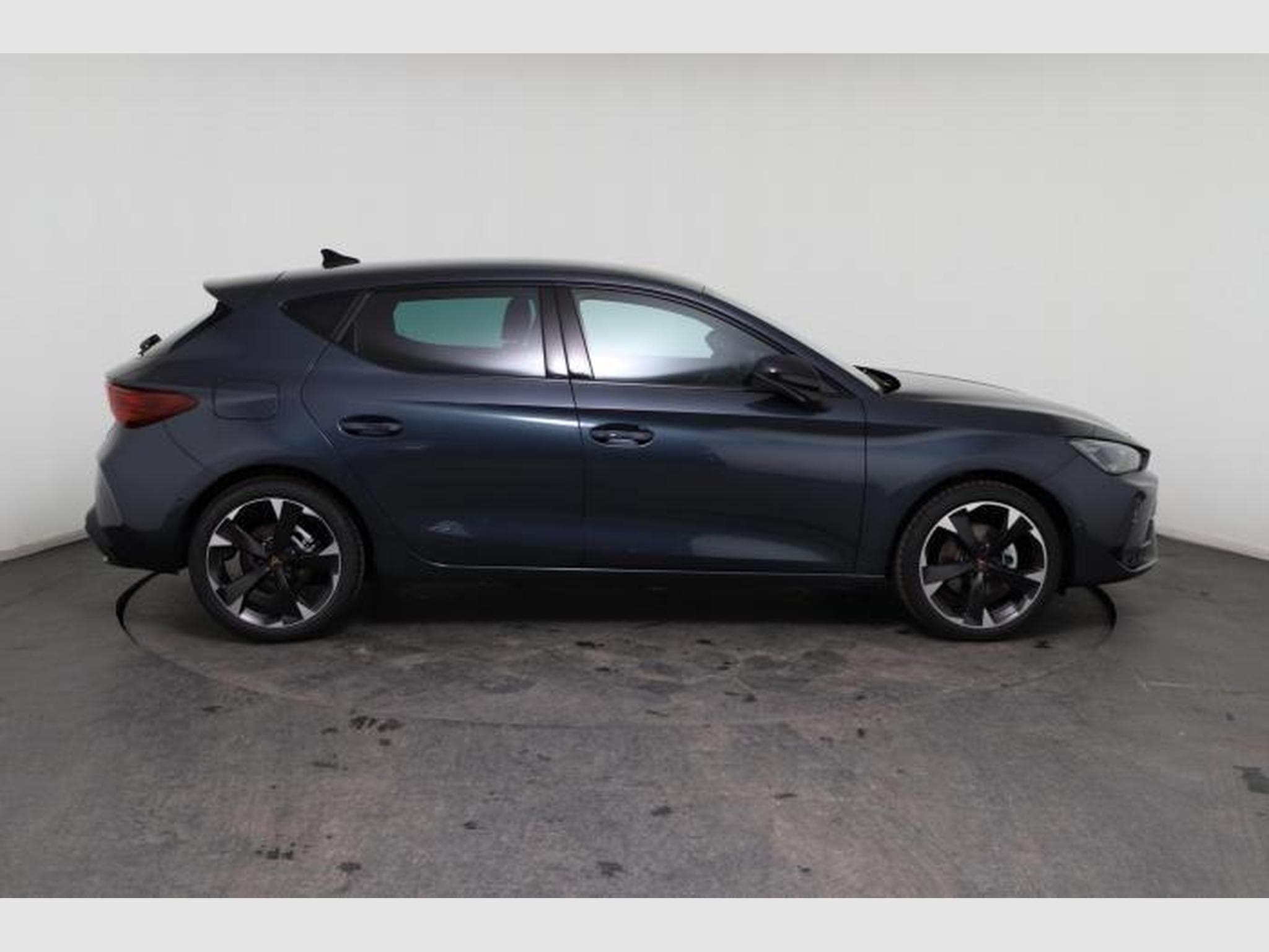 Cupra Leon 1.5 eTSI 110kW (2026) - Photo 9