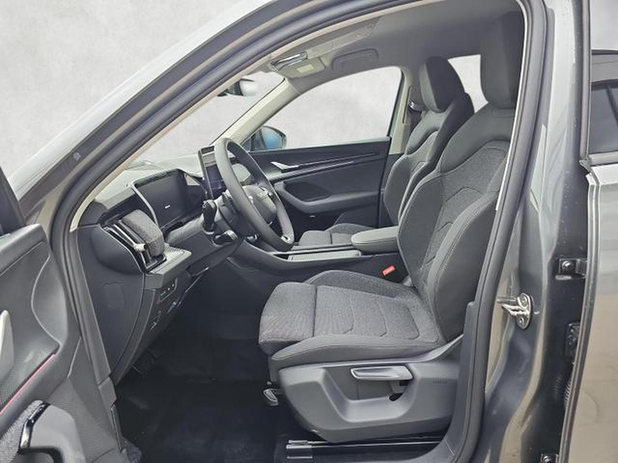 Skoda Kodiaq 2.0 TDI 110 kW Selection (2026) - Photo 9